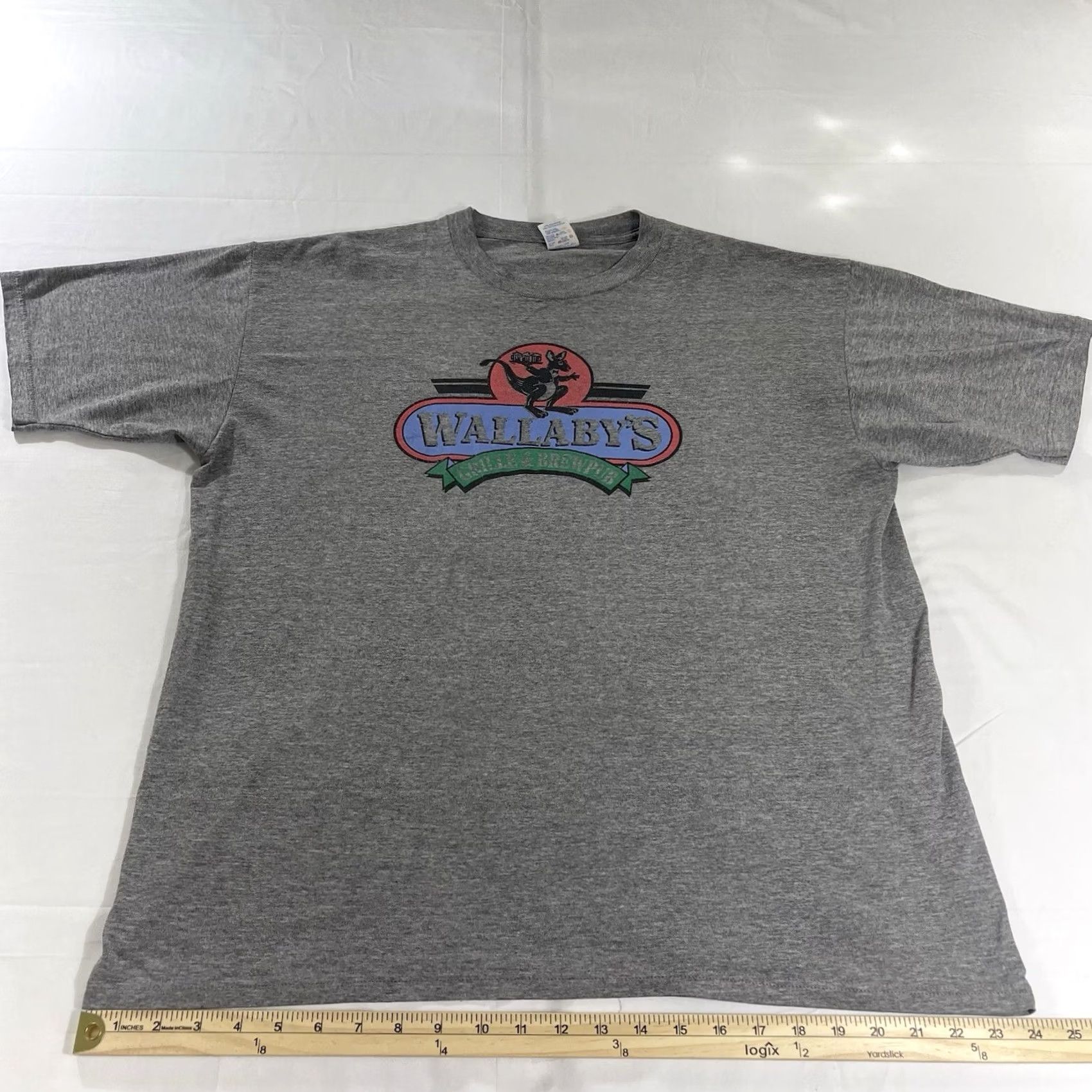 Jerzees VINTAGE Jerzees Wallaby's Grille & Brew Pub T-Shirt Kangaroo Graphic 90s USA Kansas XL Gray Cotton Logo Mens T-Shirt Size US XL / EU 56 / 4 - 6 Thumbnail