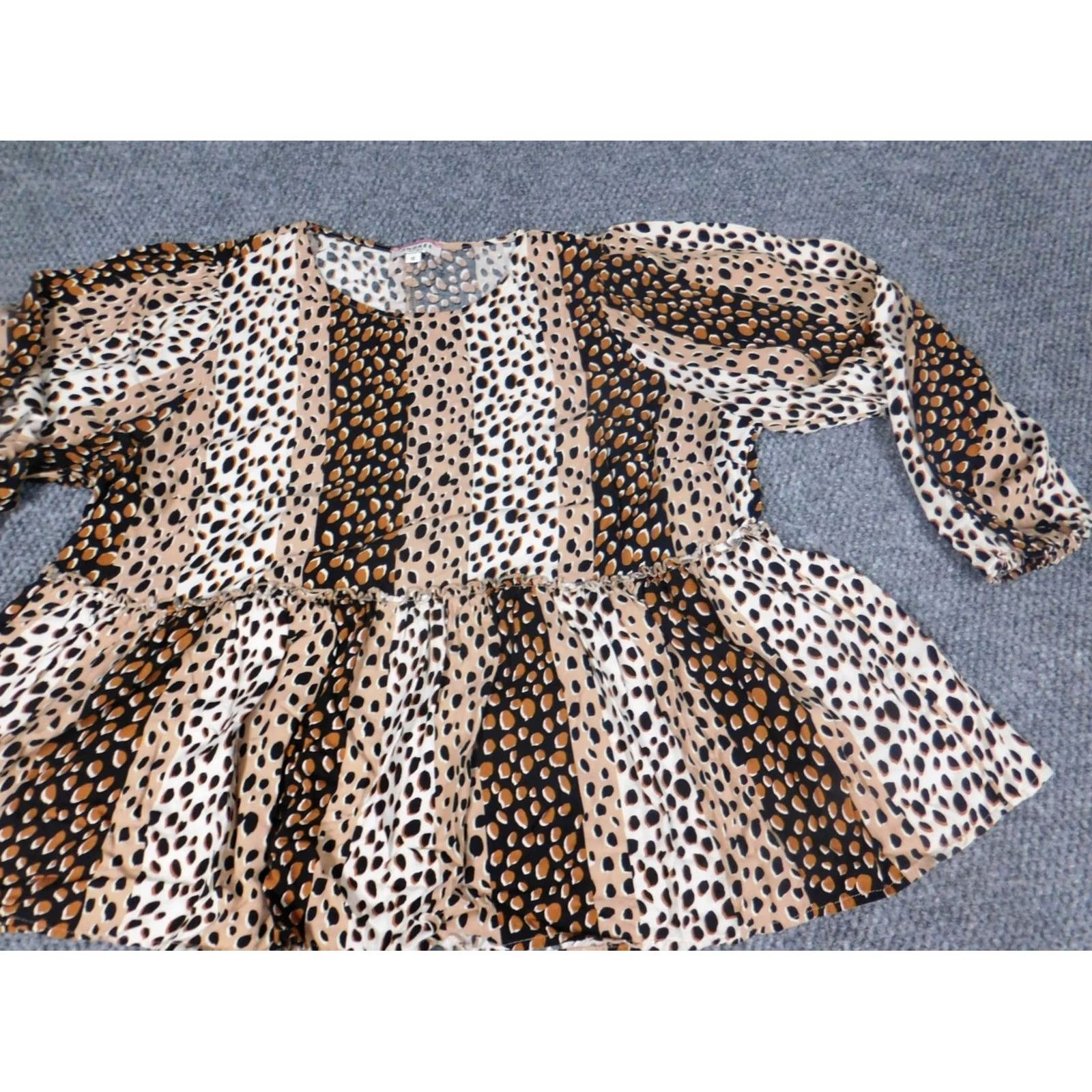 Vintage Andree By Unit Blouse Womens 1X Plus Pullover Animal Print Long Sleeve Collared Rayon Brown Regular Fit Cap Sleeve Button Stretch Casual Fashion Shirt Size XL / US 12-14 / IT 48-50 - 2 Thumbnail