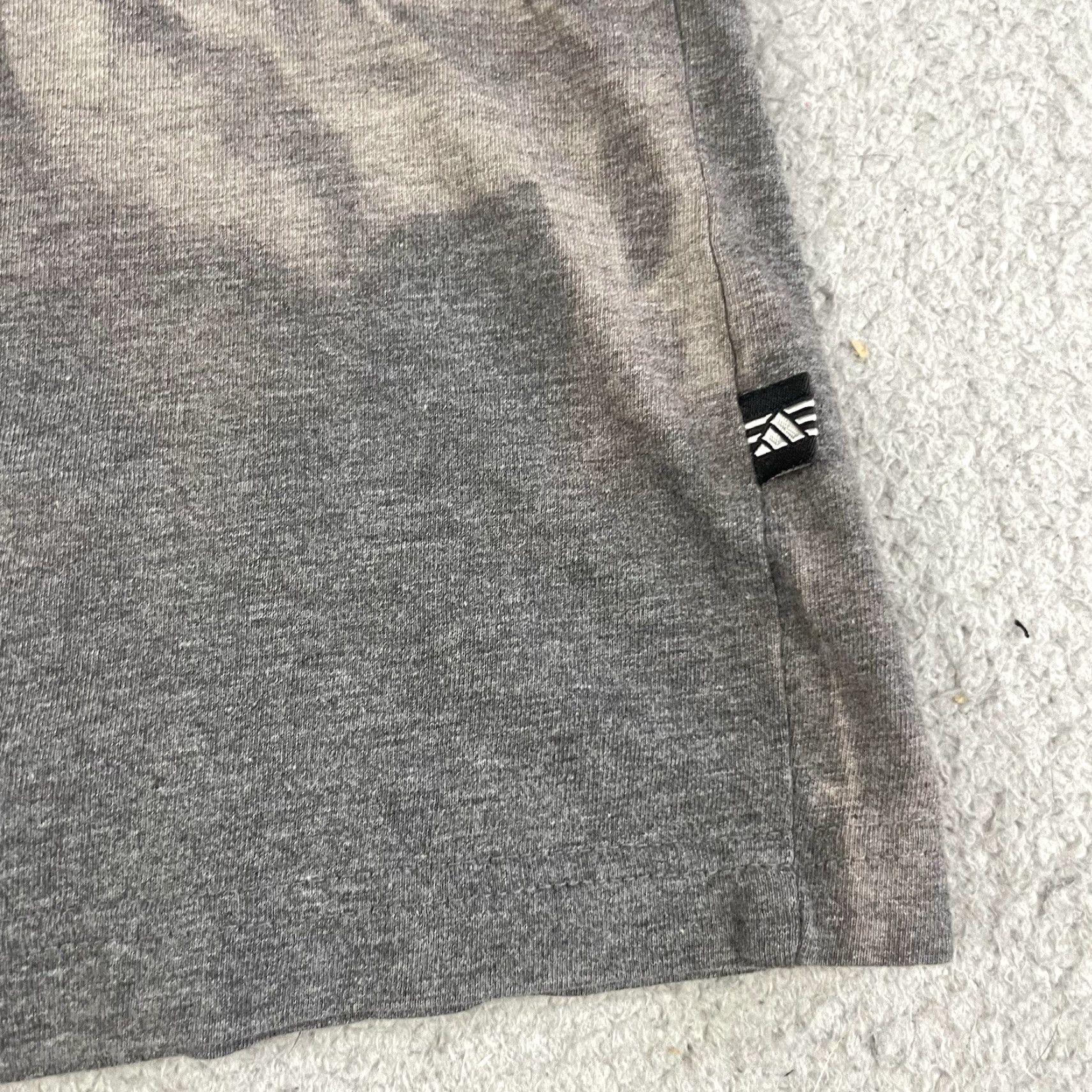 Adidas VINTAGE adidas Shirt Adult M Gray Trefoil Logo Sun Faded Grunge Distressed 90s Retro Men's T-Shirt Cotton Crew Neck Short Sleeve Logo Size US M / EU 48-50 / 2 - 4 Thumbnail