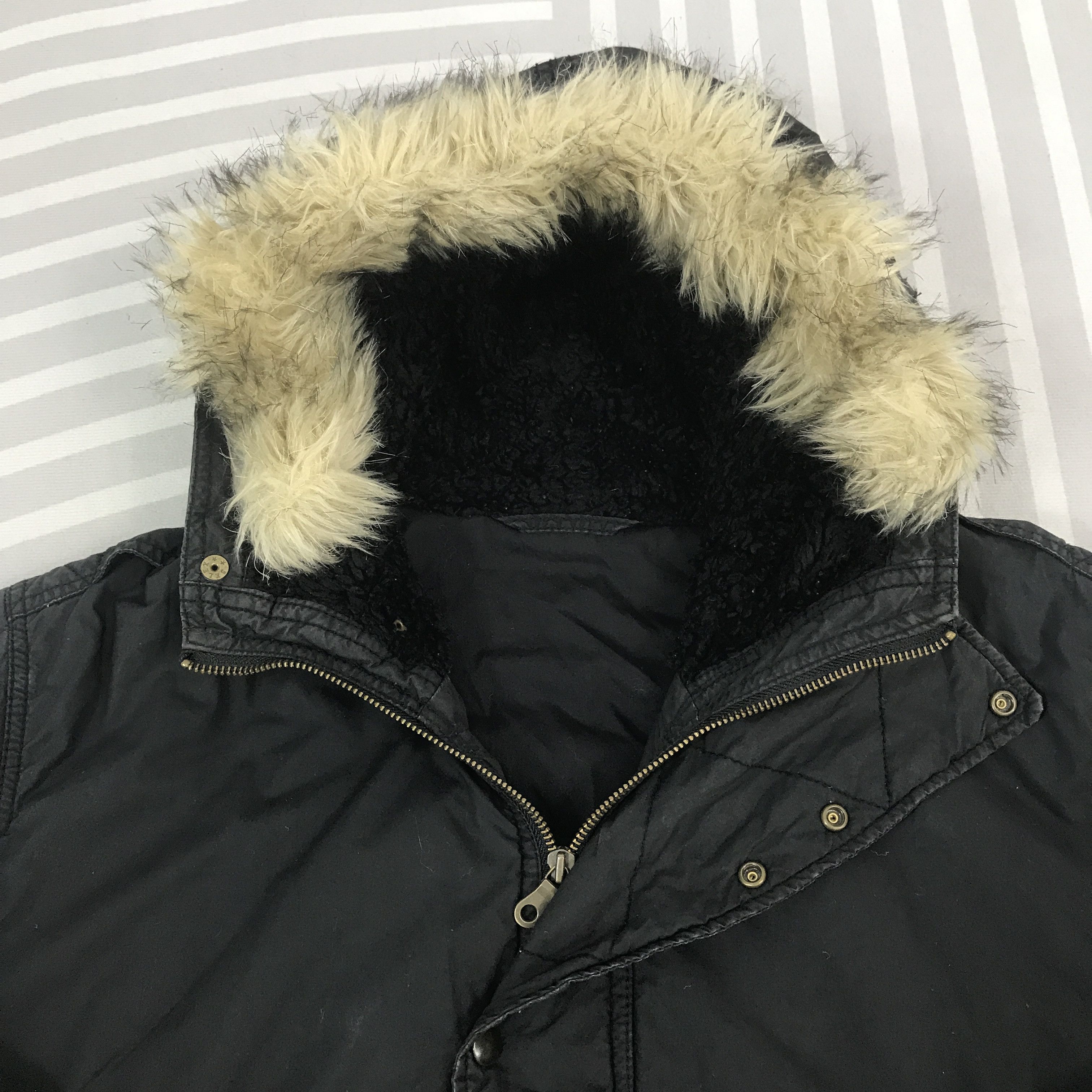 Uniqlo × Vintage Vintage Uniqlo Fur hoodie black faded style Jacket Size US XL / EU 56 / 4 - 8 Thumbnail