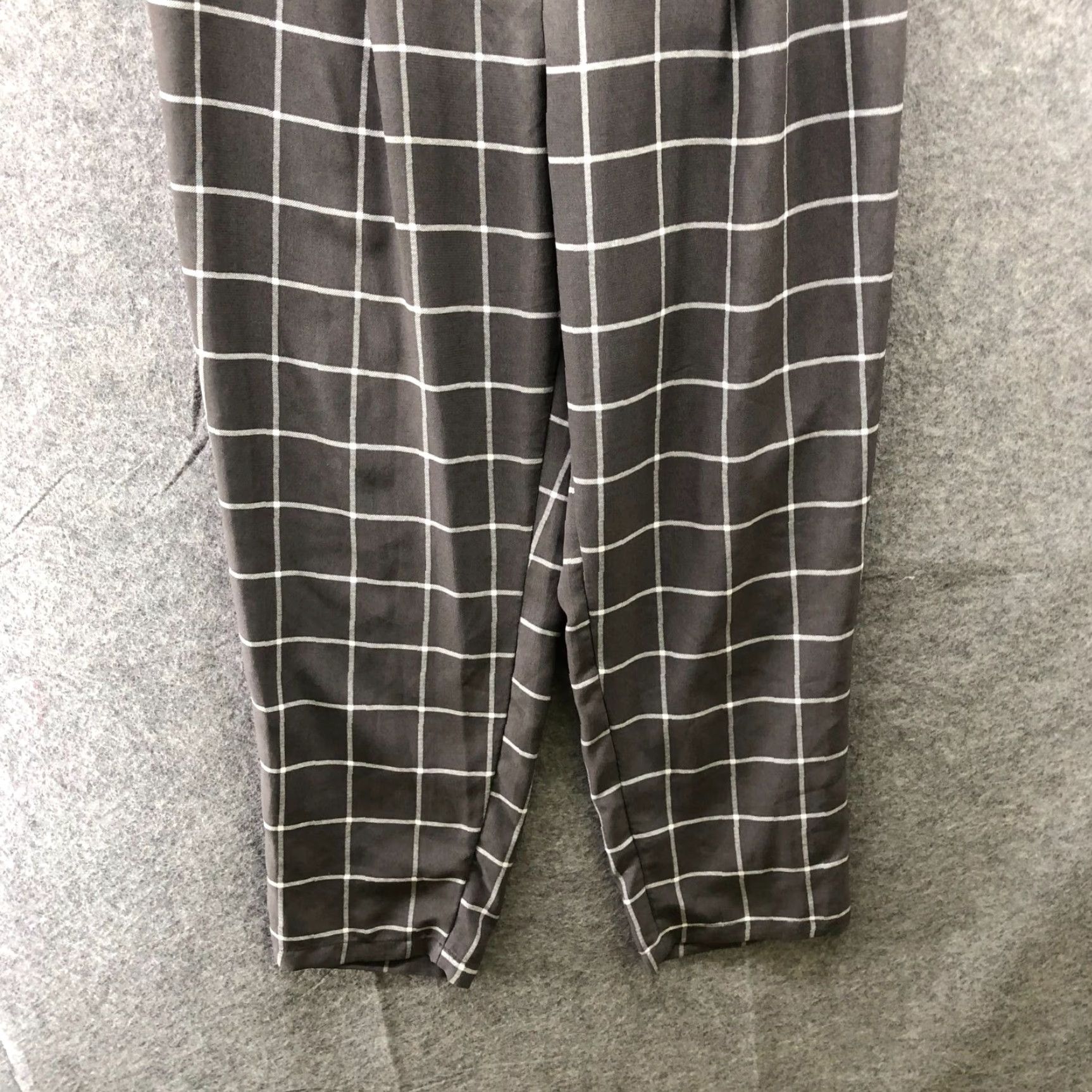 H&M H&M High Waisted Wide Leg Dress Pants Womens 10 Gray Plaid Pleated Relaxed Wide-Leg Pants Dress Pants Mens? Size 32" / US 10 / IT 46 - 4 Thumbnail