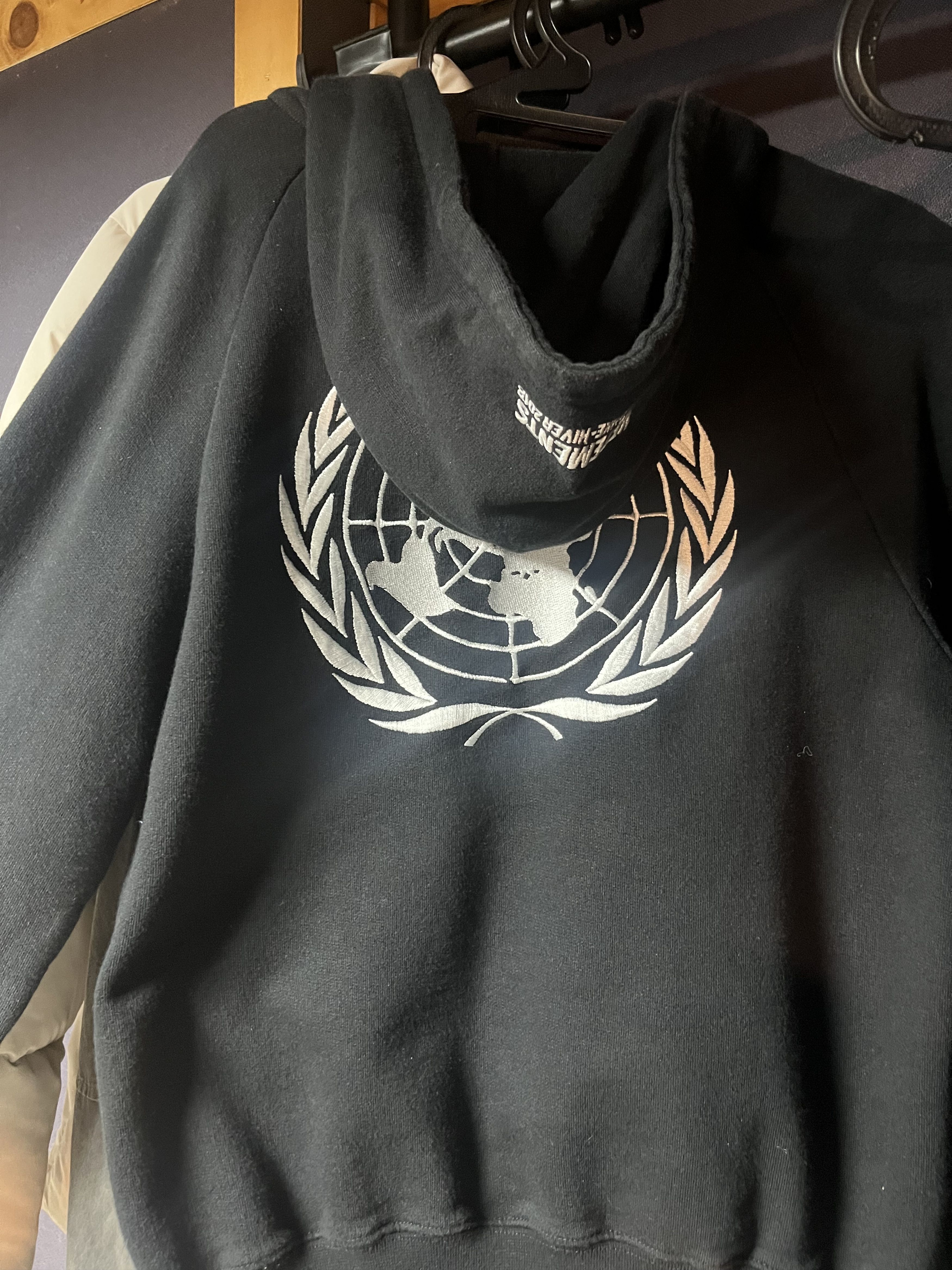 Vetements Vetements Free Hugs Zip-Up Hoodie | Grailed