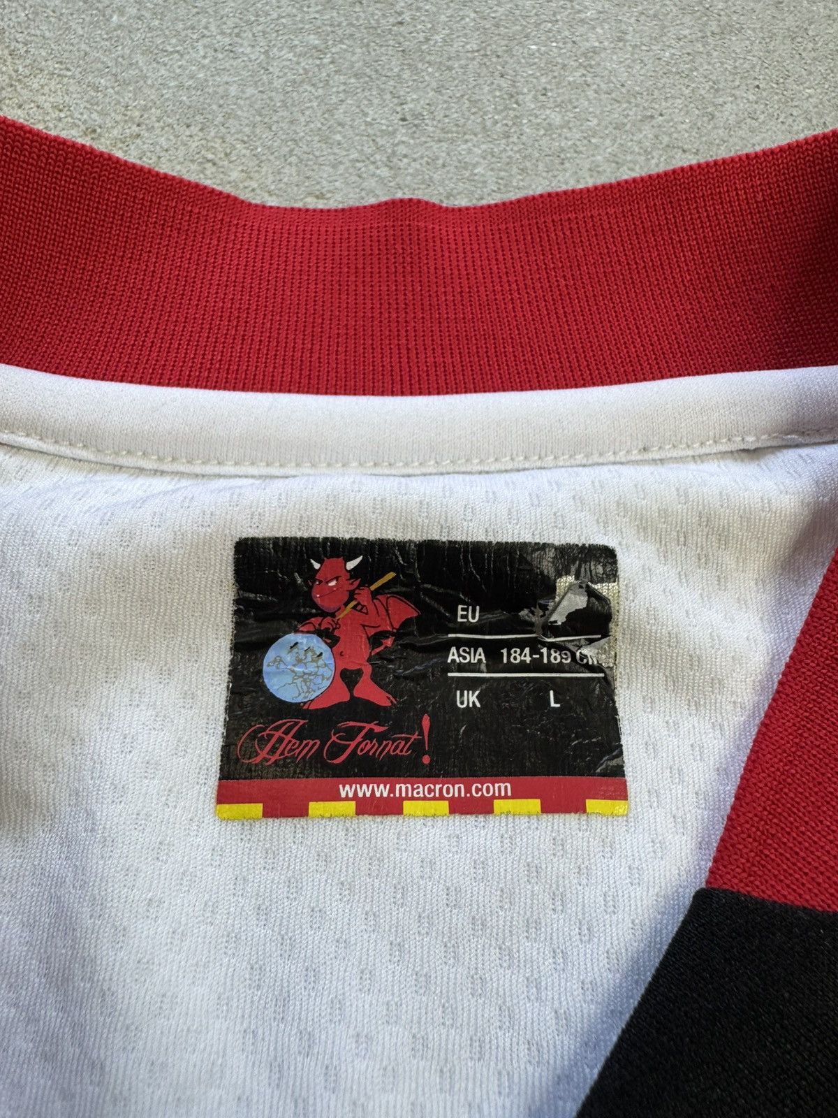 Designer × Macron Mallorca 2013-2014 away football jersey size L Size US L / EU 52-54 / 3 - 4 Thumbnail