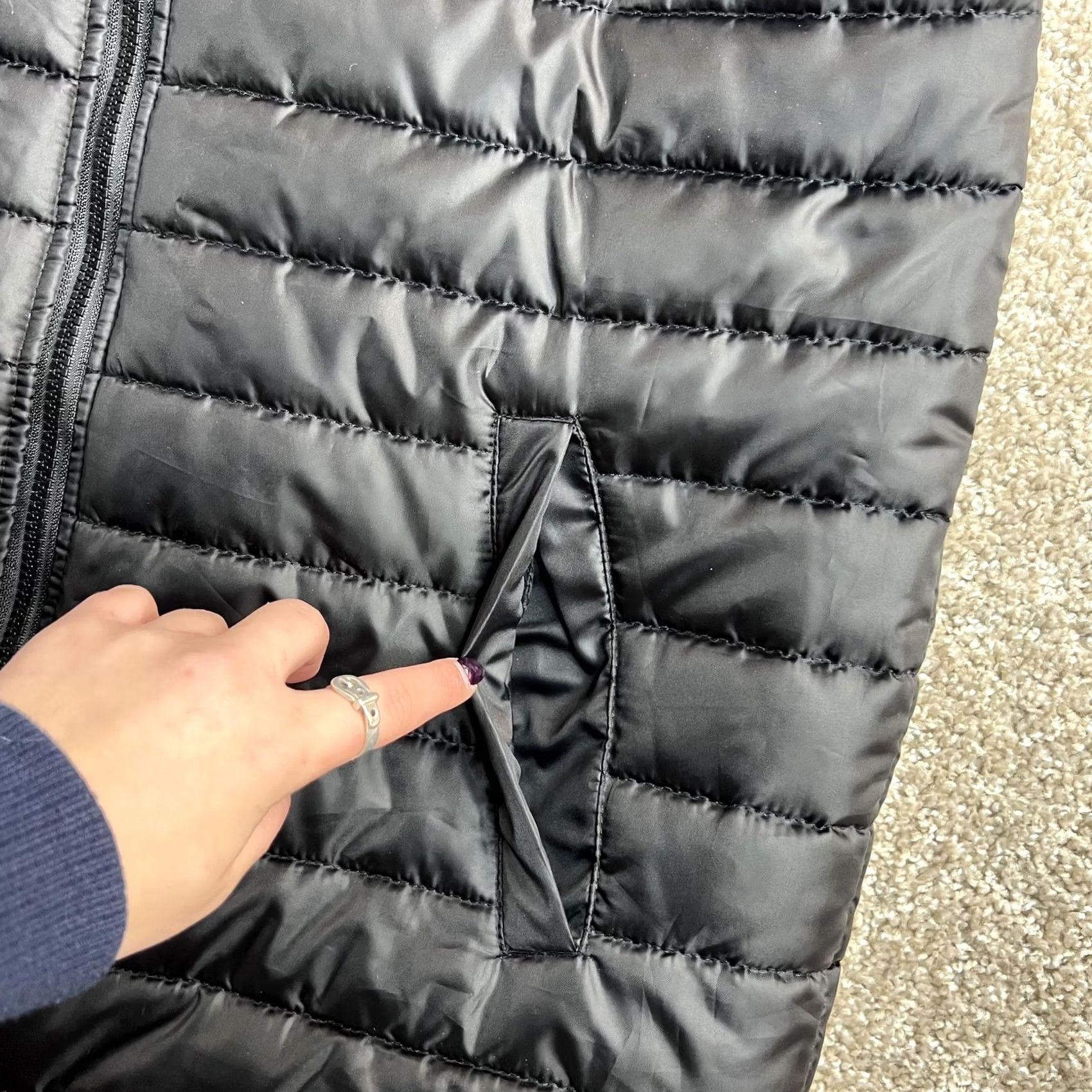 Vintage Jackson Hole Vest Mens M Black Quilted Puffer Full Zip Insulated Outdoor Shirt Size US M / EU 48-50 / 2 - 2 Thumbnail