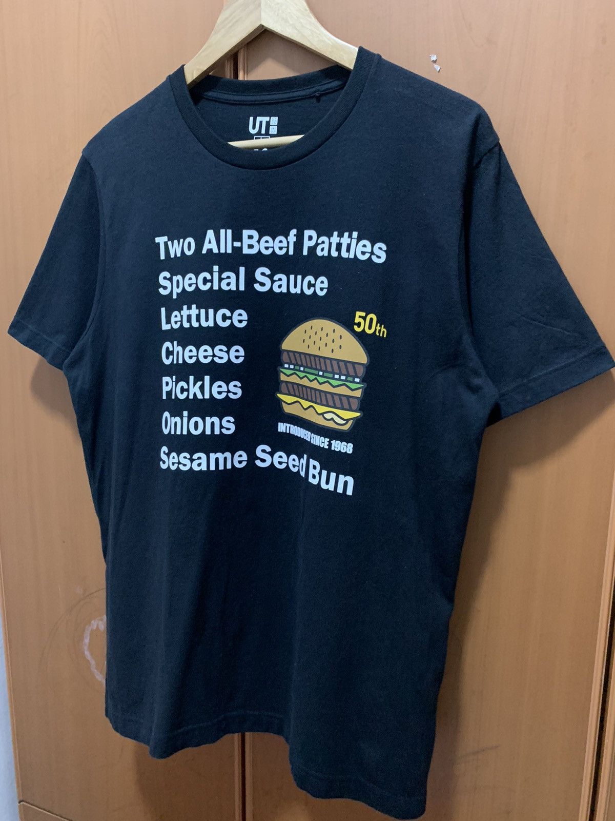 Uniqlo Uniqlo UT Mc Donald's 50th Anniversary Big Mac Graphic Tee Size US L / EU 52-54 / 3 - 2 Thumbnail