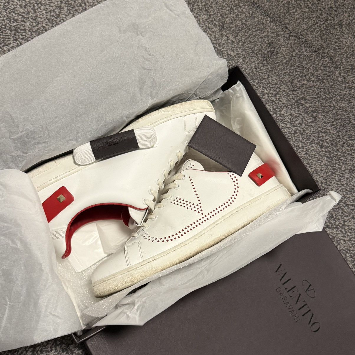 Valentino Valentino Net Go Logo Sneaker Size US 10 / EU 43 - 1 Thumbnail