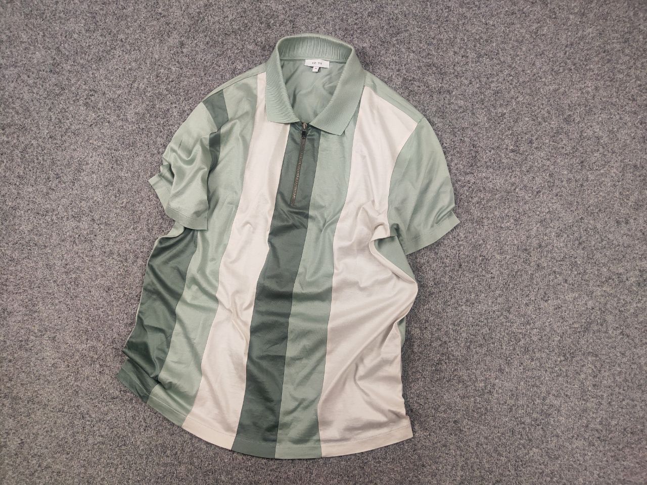 Reiss Reiss Owen Stripe Detailed Zip Neck Polo shades green Shirt Size US L / EU 52-54 / 3 - 5 Thumbnail