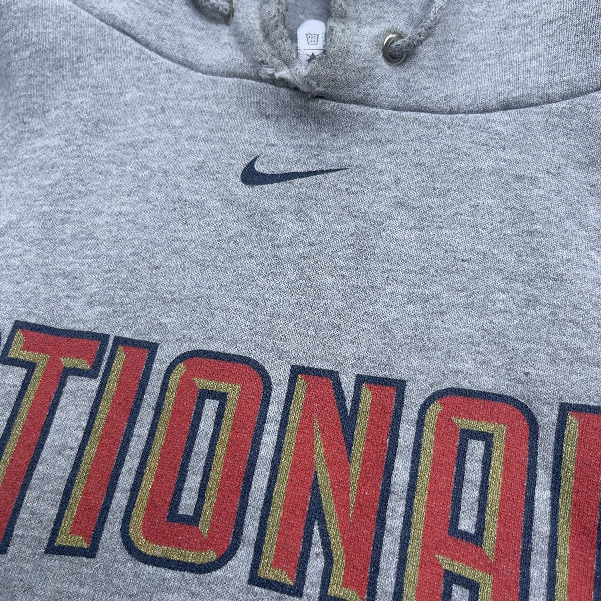 MLB × Nike × Vintage Vtg Y2K Thrashed NIKE Nationals CENTER SWOOSH Hoodie Size US M / EU 48-50 / 2 - 3 Thumbnail