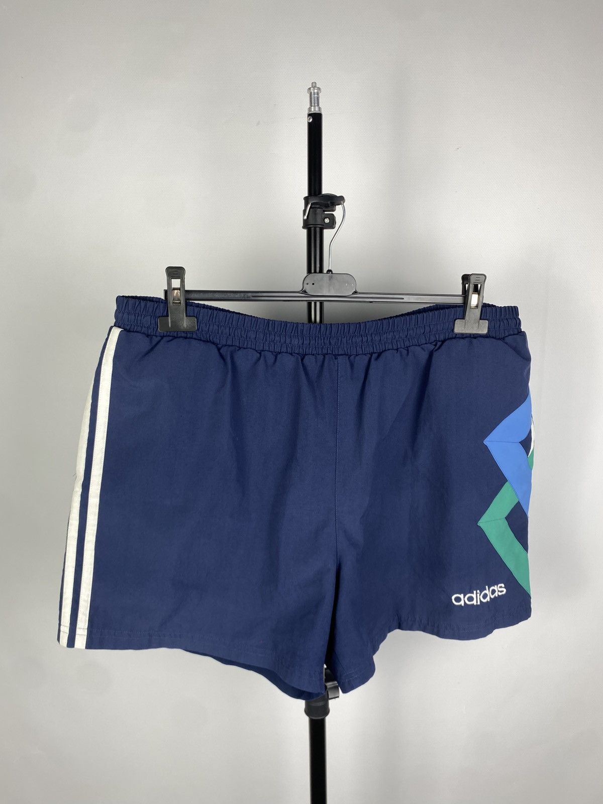 Adidas × Vintage Vintage 90s Adidas Logo Embroidered Men’s L Size Shorts Size US 36 / EU 52 - 2 Thumbnail