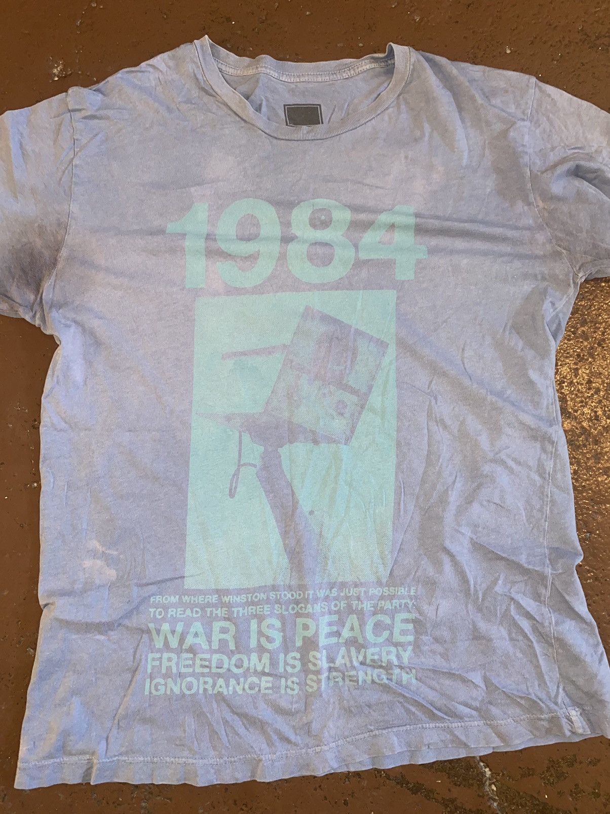 Freshjive Freshjive vintage 1984 Orwell t-shirt Size US L / EU 52-54 / 3 - 3 Thumbnail