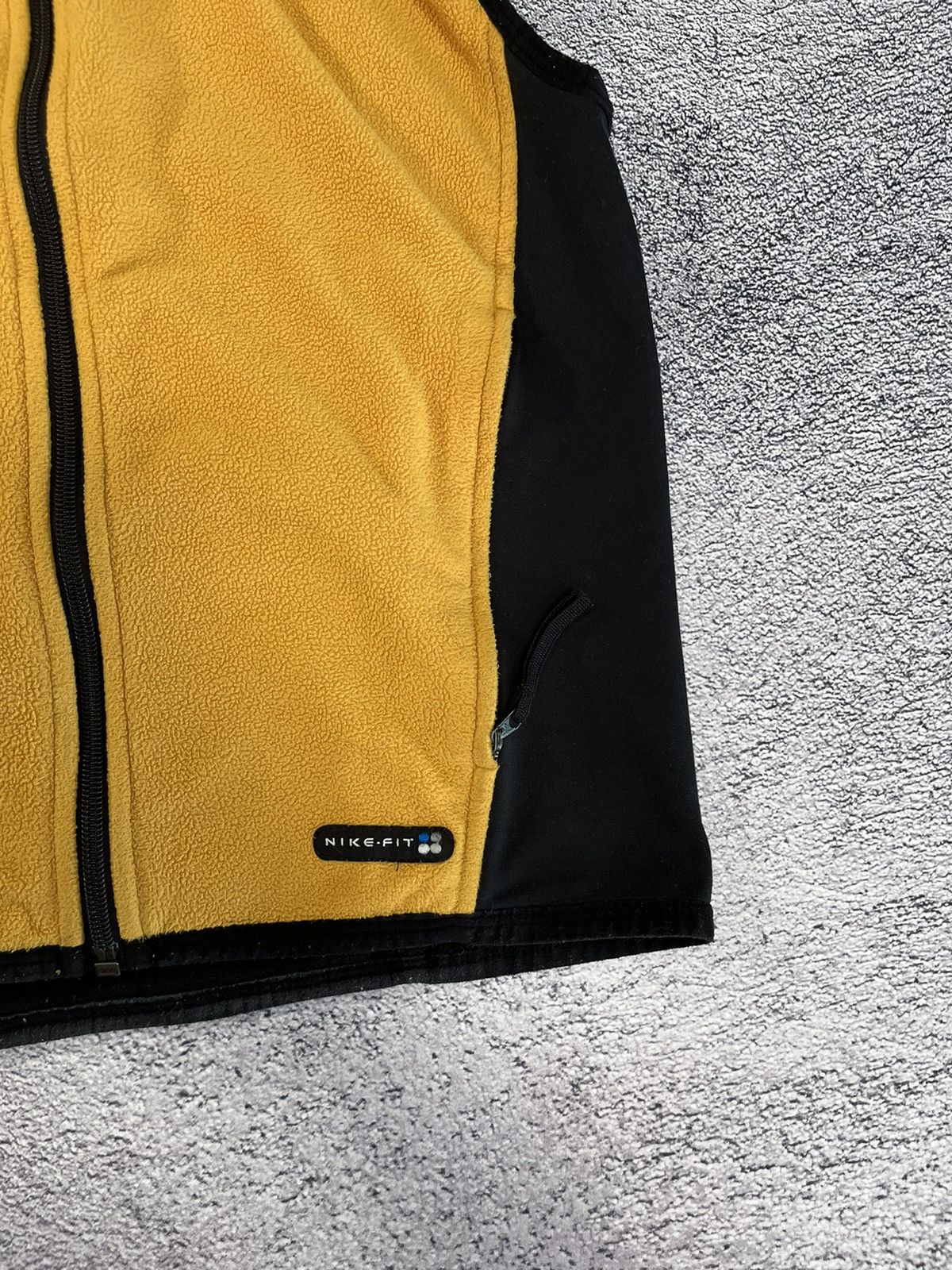 Nike × Vintage Nike Women Vest Fleece Vintage Yellow Swoosh Logo Size M Size M / US 6-8 / IT 42-44 - 13 Thumbnail