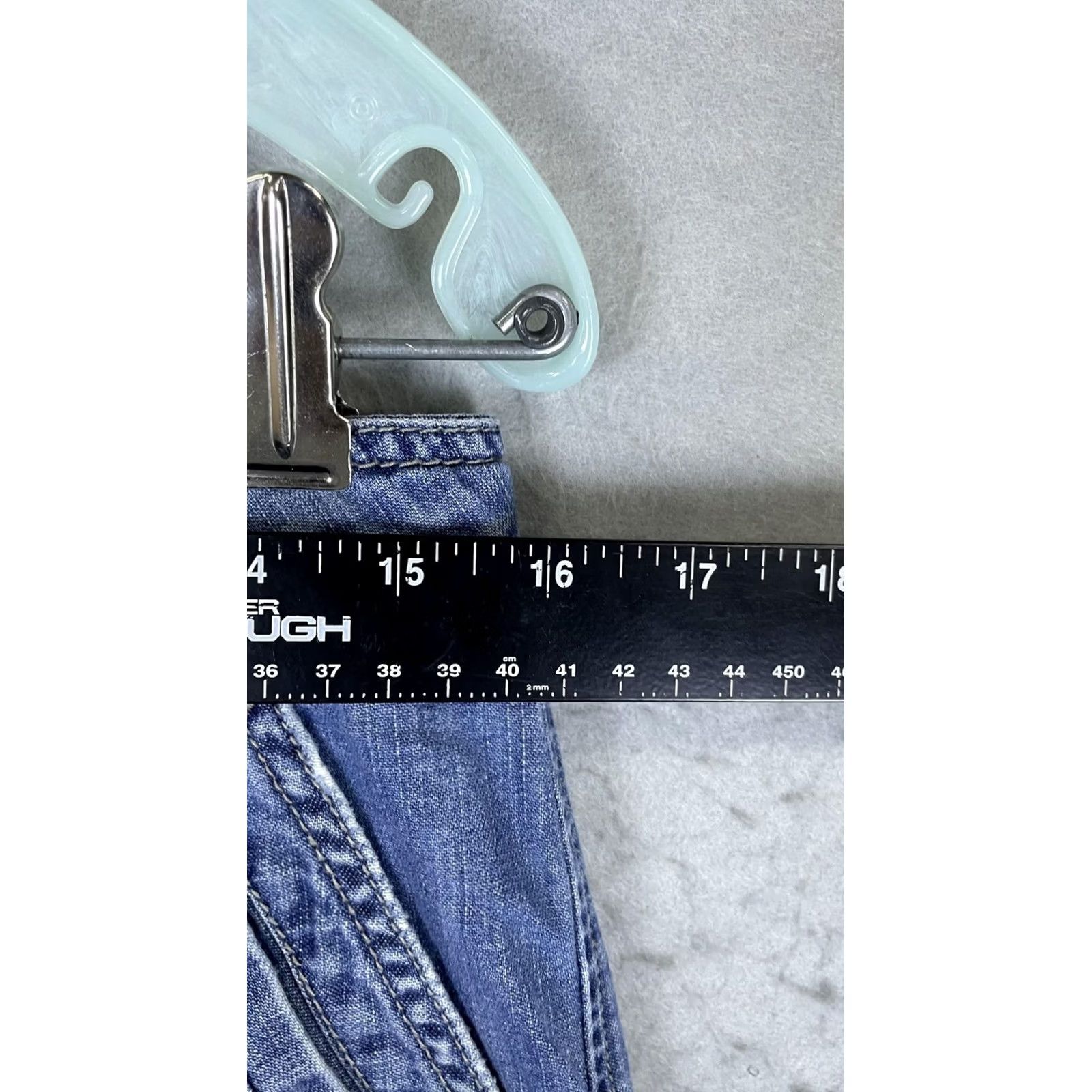 Old Navy Old Navy Womens Capri Pants Blue Denim Crop Just Below Waist Button Tab 6 Size 28" / US 6 / IT 42 - 6 Thumbnail