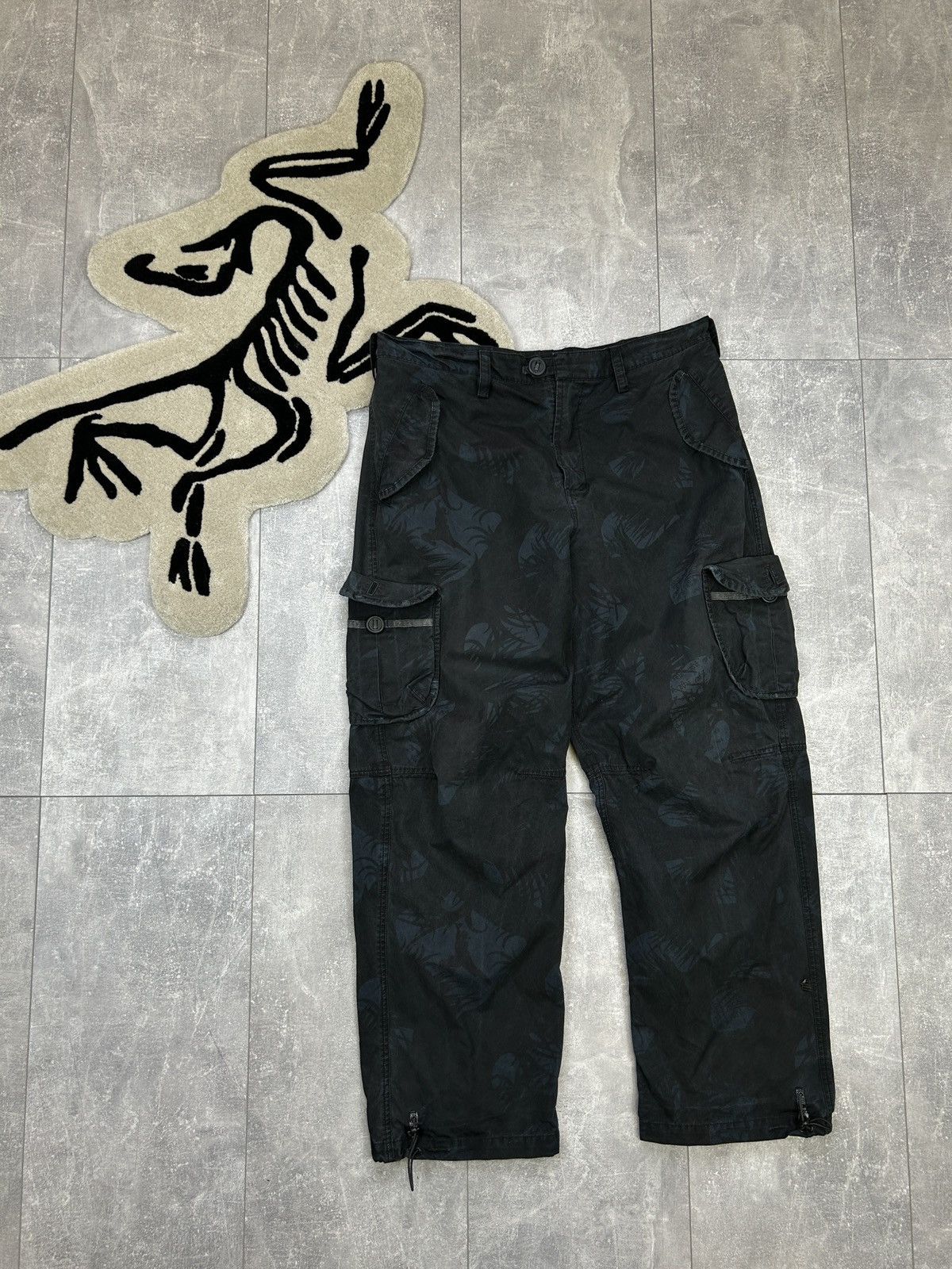 image of Mens Vintage Maharishi Cargo Pants Japanese Dragon Y2K in Navy/Black (Size 36)