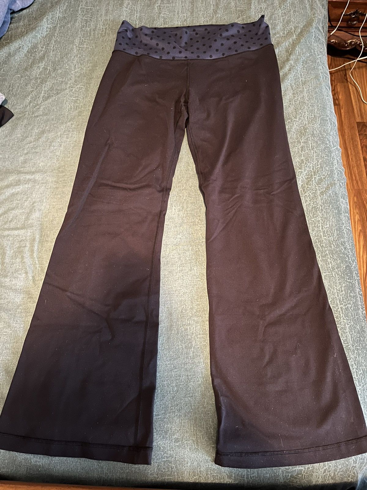 Lululemon Lululemon flare Yoga pants Size 34" / US 12 / IT 48 - 1 Thumbnail