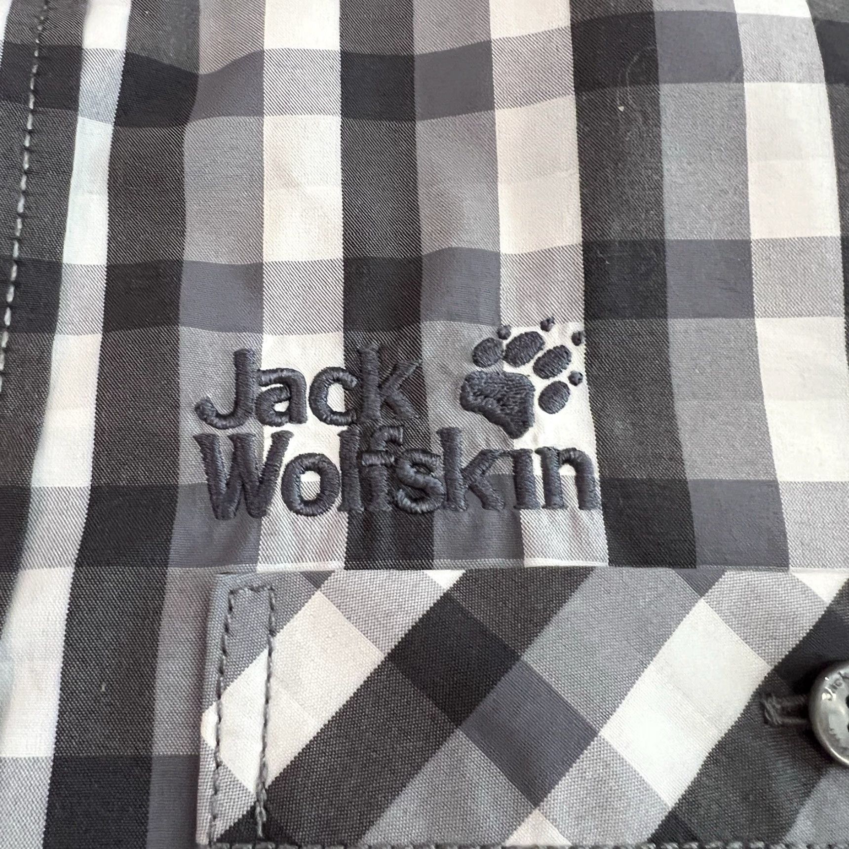 Jack Wolfskin Jack Wolfskin Mens Outdoor Shirt Regular Check Short Sleeve L Gray Button-Up Pocket Zipper All Seasons Casual Size US L / EU 52-54 / 3 - 3 Thumbnail