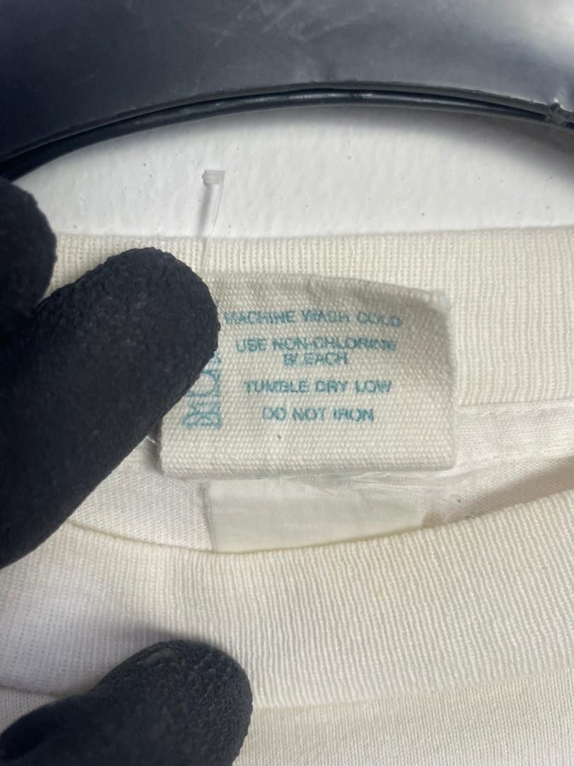 Designer Vintage Conservation International tee Size US M / EU 48-50 / 2 - 7 Thumbnail