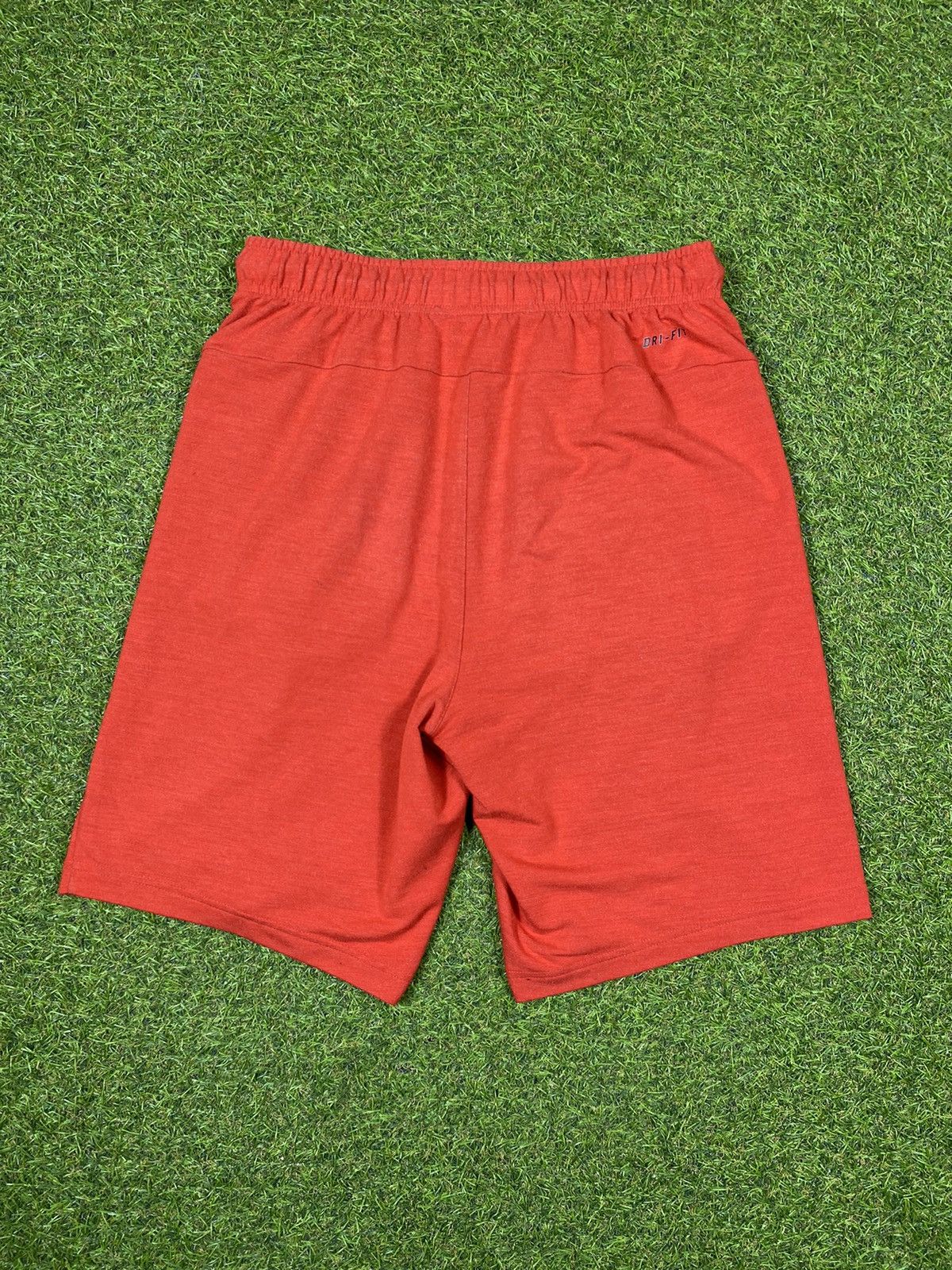 Nike Vintage Nike shorts streetwear swoosh casual y2k size S Size US 30 / EU 46 - 3 Thumbnail