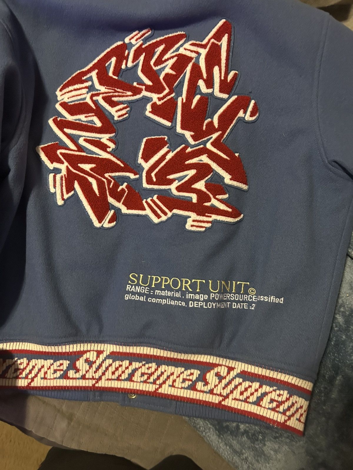 Supreme Supreme Size US M / EU 48-50 / 2 - 9 Thumbnail