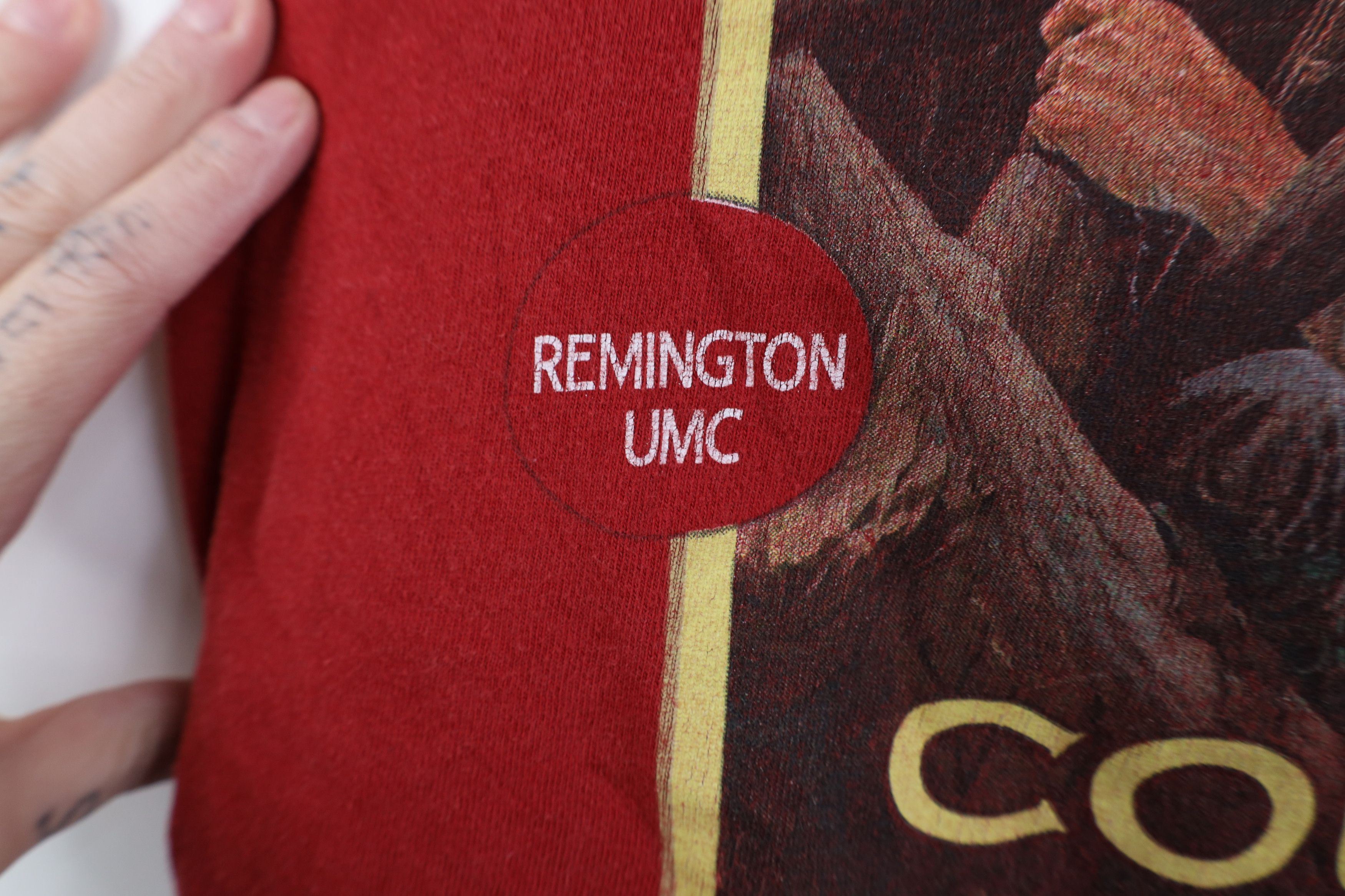 Vintage Vintage Remington UMC Hunting Bear Long Sleeve T-Shirt Red Size US XXL / EU 58 / 5 - 11 Thumbnail
