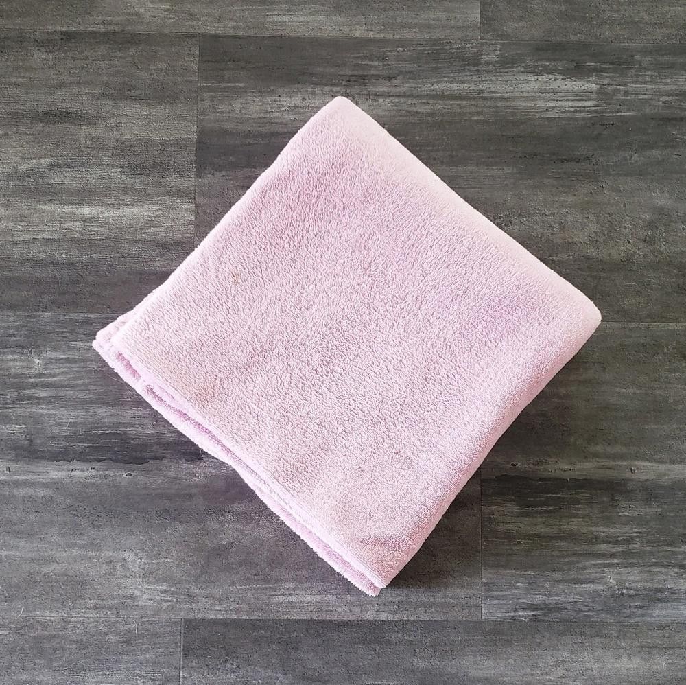 Designer Pink Solid Plush Blanket Size ONE SIZE - 2 Thumbnail