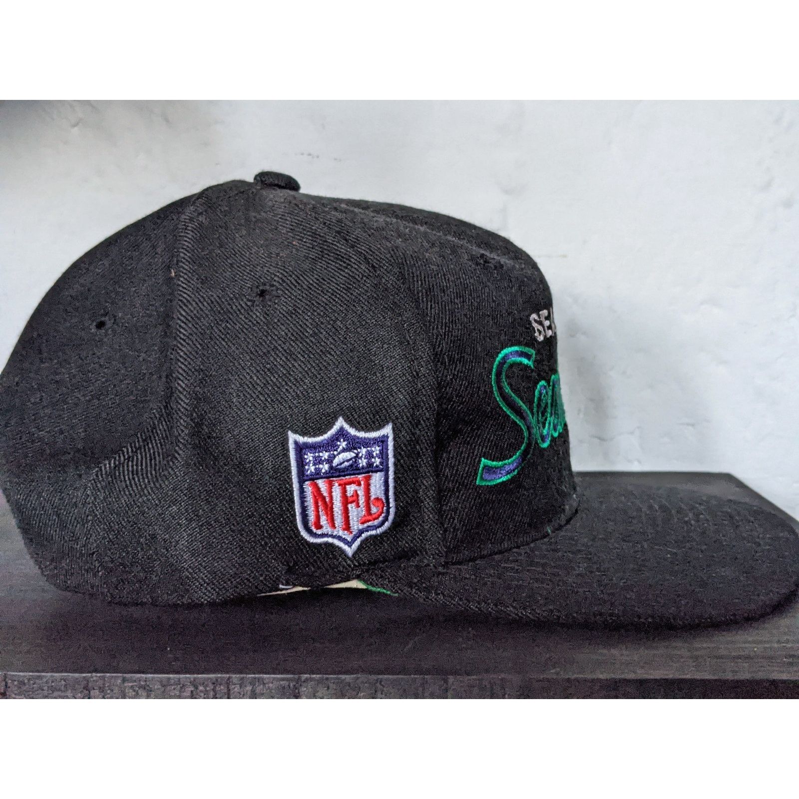 NFL × Sports Specialties Seattle Seahawks SCRIPT DLine black teal snapback NFL vtg Size ONE SIZE - 2 Thumbnail