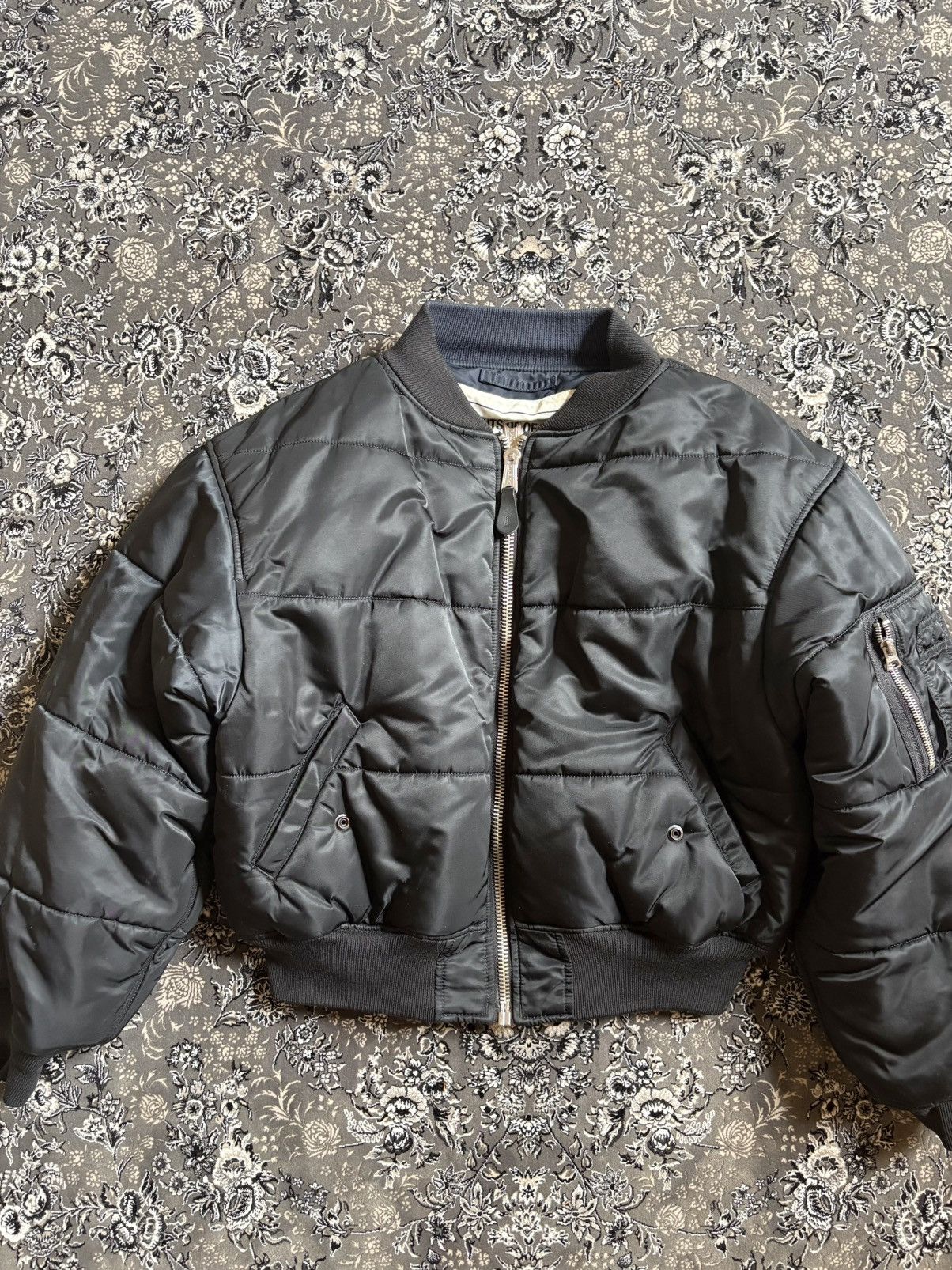 Alpha Industries × Vetements Vetements AW21 Reversible Cropped Bomber MA-1 Flight Bomber Size US XS / EU 42 / 0 - 3 Thumbnail