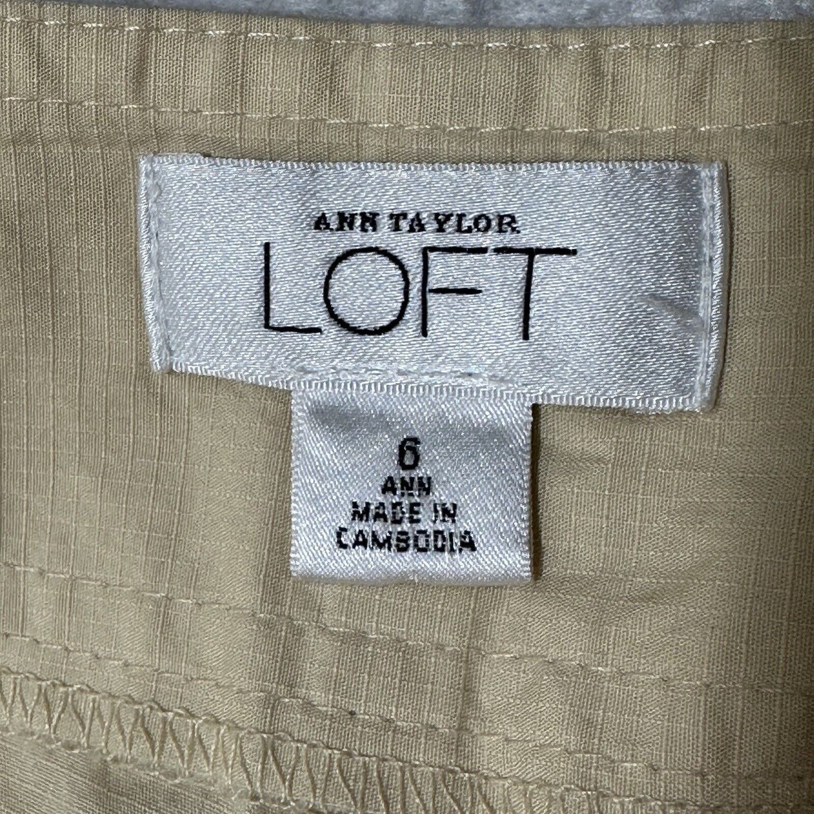 Ann Taylor LOFT Women's 6 (30x25) Capri Flat Front Pants Cream Size 28" / US 6 / IT 42 - 4 Thumbnail
