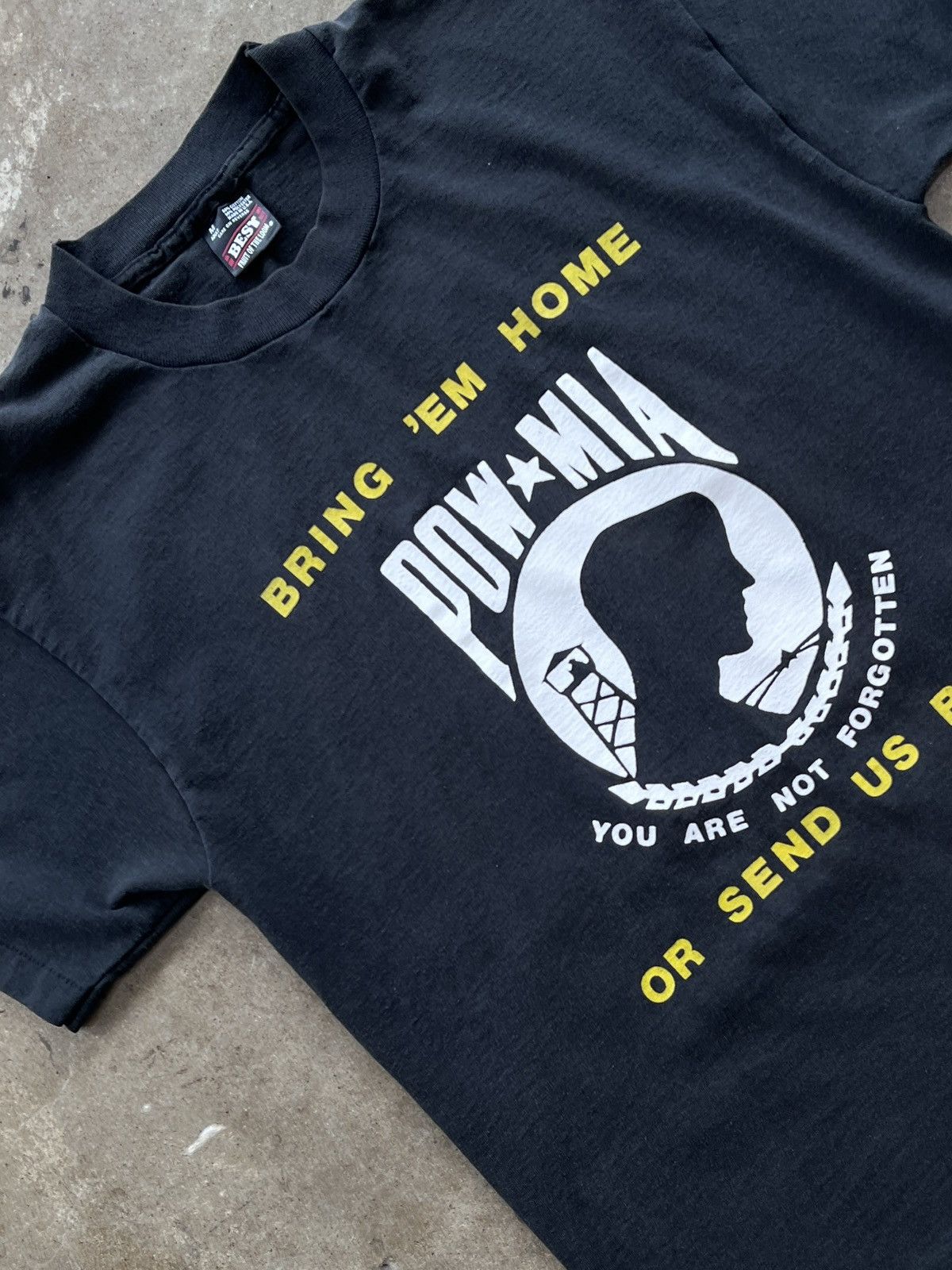Vintage Vintage 90s Persian Gulf War Bring them Back Tee Medium Size US M / EU 48-50 / 2 - 1 Thumbnail