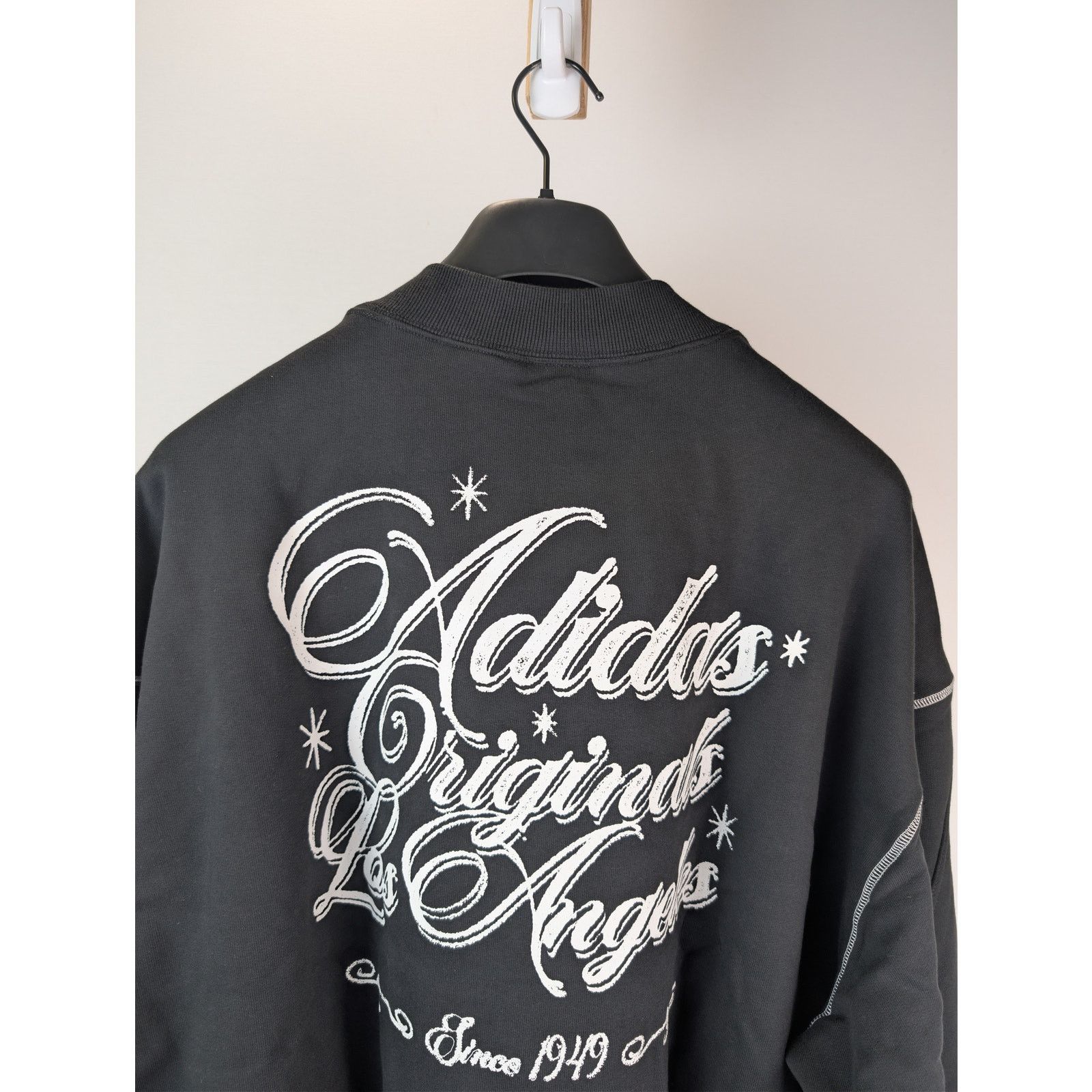 Adidas o1rshd1 Santa Monica Crewneck Sweatshirt in Black / White Size US XL / EU 56 / 4 - 16 Thumbnail