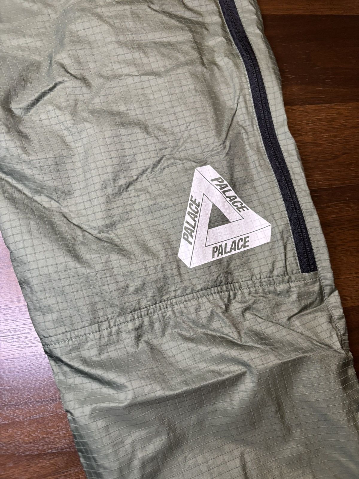 Palace Palace Zip-It Shell pant ‘olive’ Size US 36 / EU 52 - 3 Thumbnail