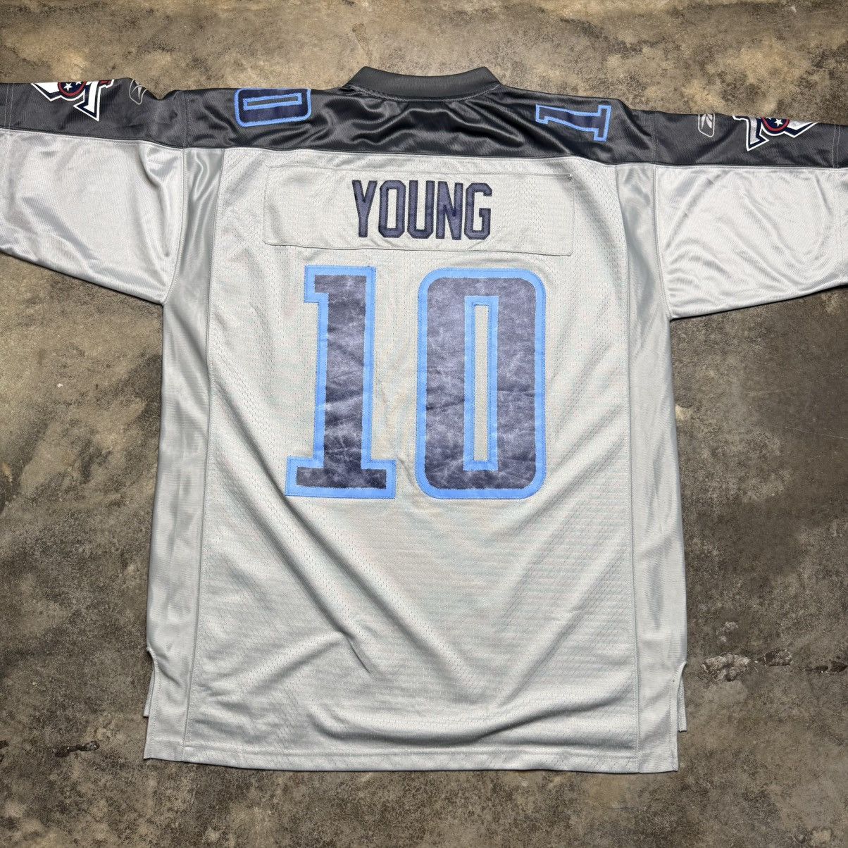 Reebok vintage y2k reebok gray Tennessee titans young jersey Size US XL / EU 56 / 4 - 5 Thumbnail