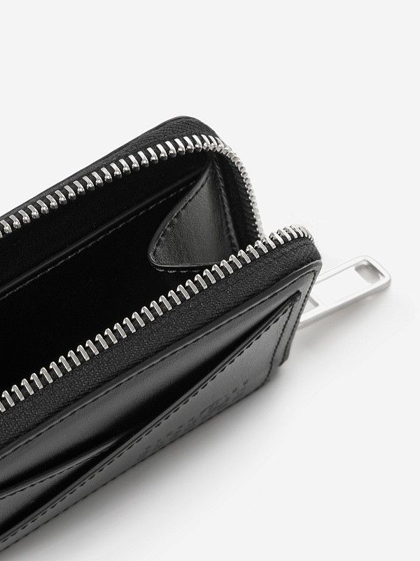 Maison Margiela o1mle0126 Size: OS / Unisex MM6 Numeric Logo Wallet in Black Size ONE SIZE - 3 Thumbnail