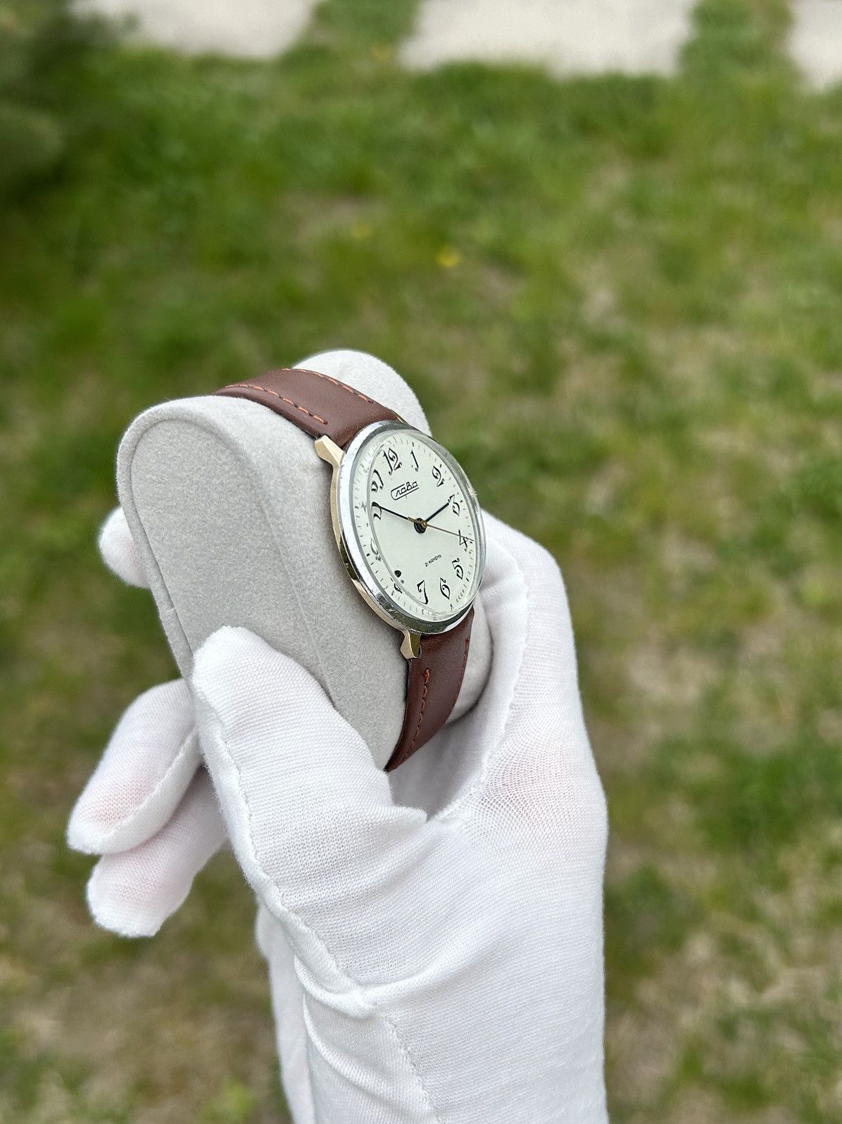 Vintage Vintage Watch Slava Soviet USSR Mechanical Wristwatch 1980s Size ONE SIZE - 7 Thumbnail