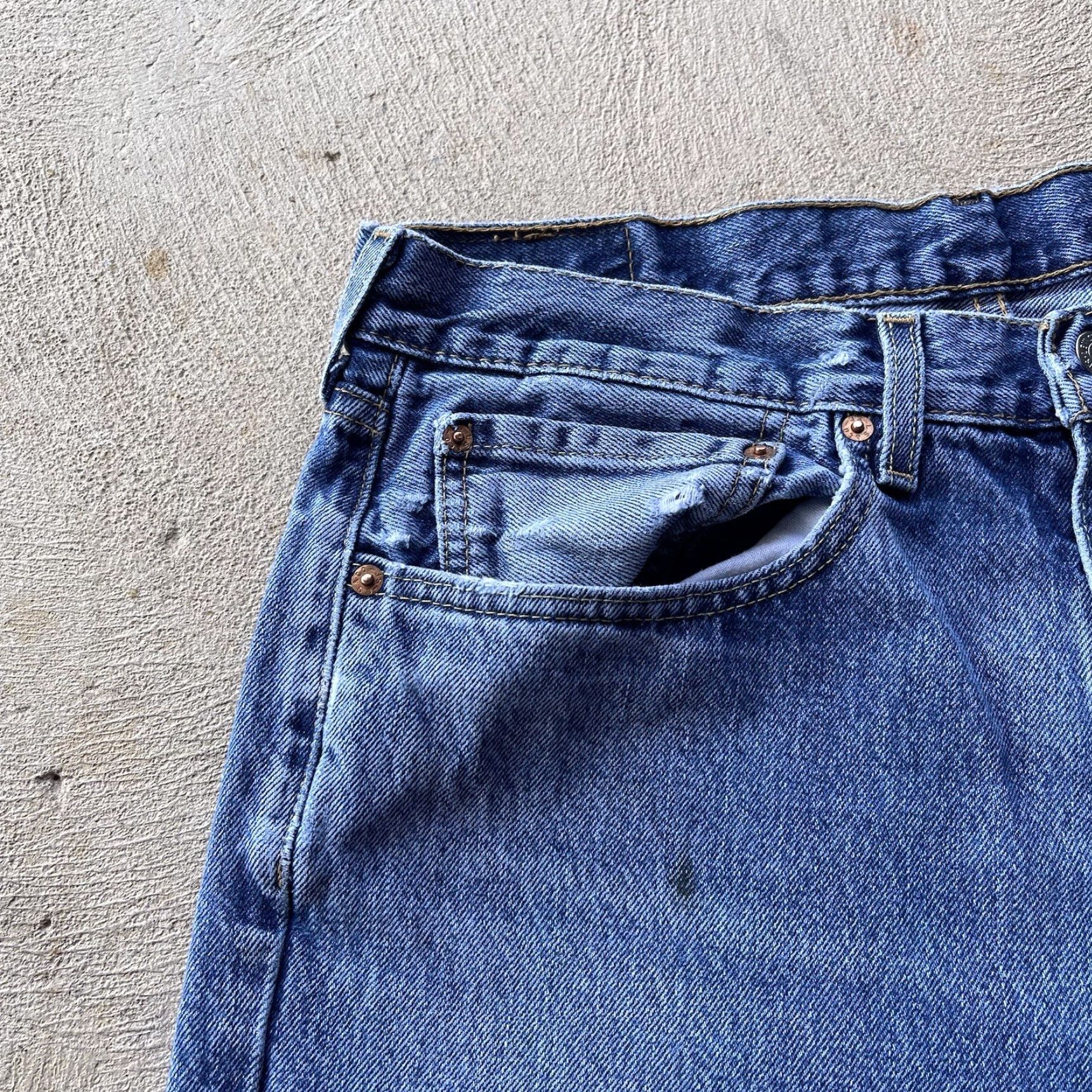 Levi's Levi's Jeans Mens 34x32 Blue 550 Baggy Loose Denim Pants Skate Fade Western Work 90s Grunge Size US 34 / EU 50 - 3 Thumbnail
