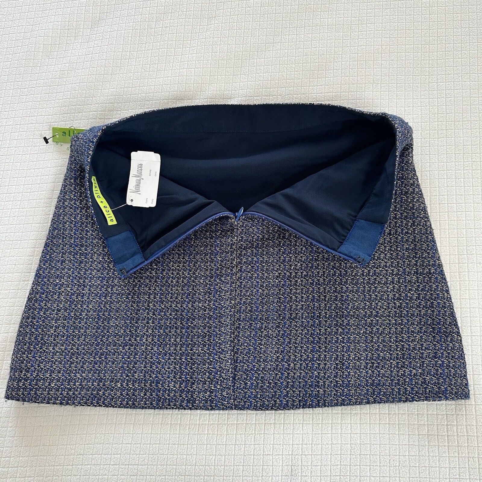Alice + Olivia Alice Olivia Metallic Navy Mini Skirt Size 2 NWT Size 26" / US 2 / IT 38 - 7 Thumbnail