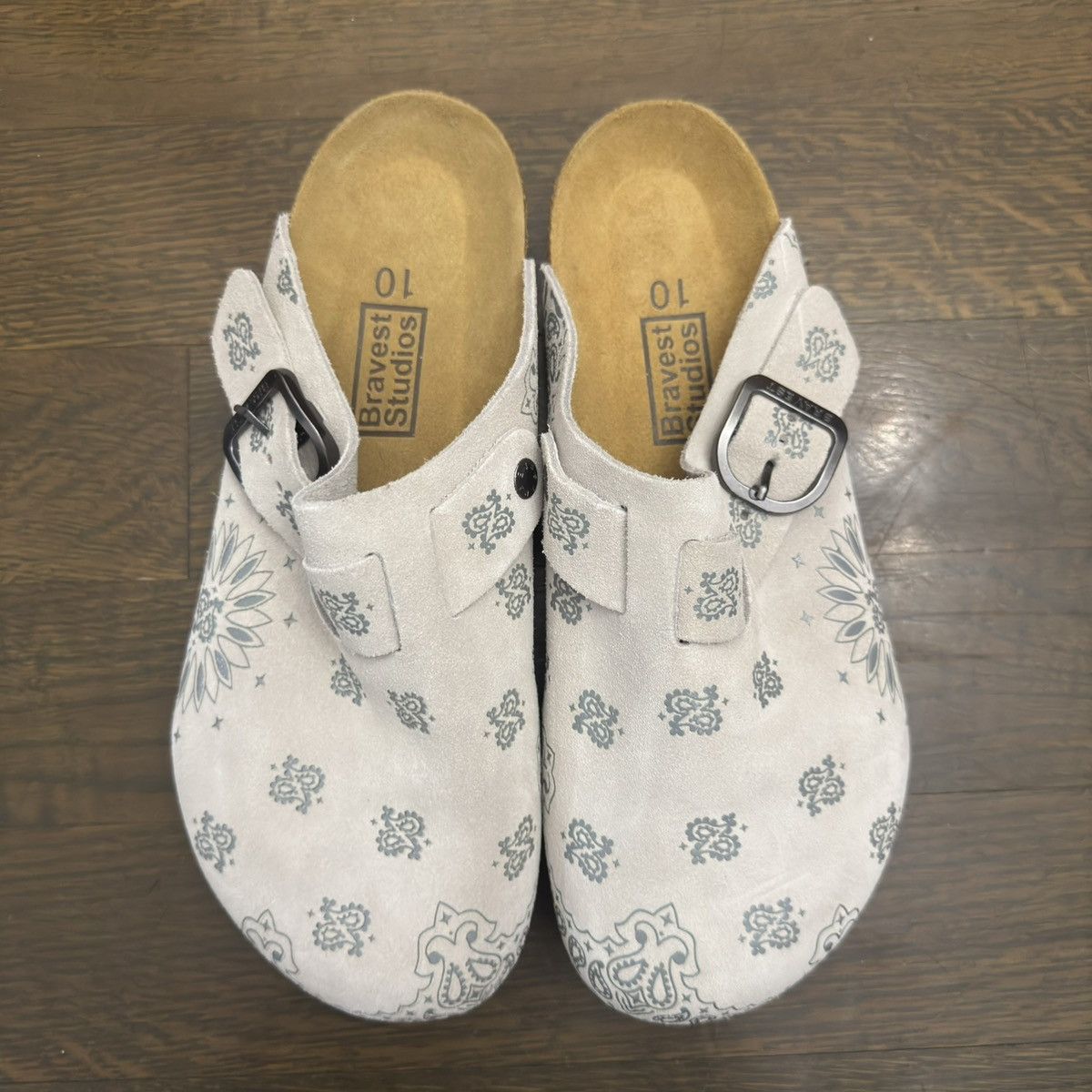 Bravest Studios Cream Suede Paisley Clogs sz10