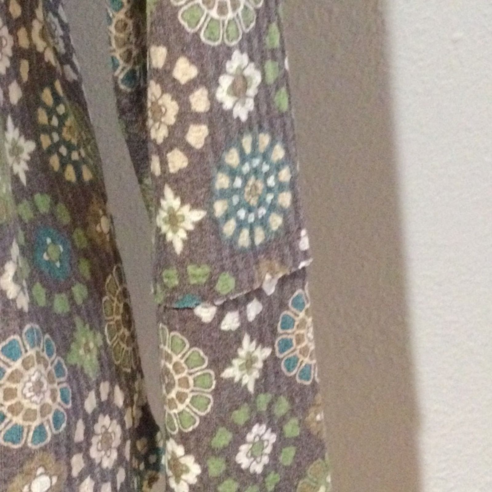Other Cato Est 1946 Floral L/S Grommet Trim V-neck Knit Top Size M Size M / US 6-8 / IT 42-44 - 12 Thumbnail
