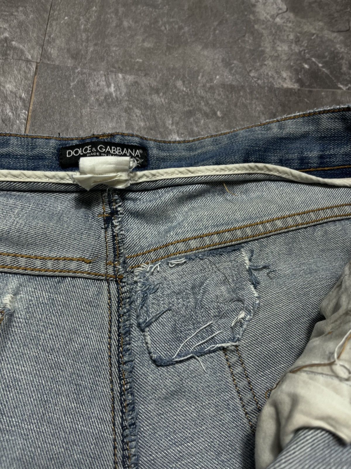 Dolce & Gabbana Vintage Dolce Gabbana Faded Denim Jeans Metal Logo Size US 36 / EU 52 - 21 Thumbnail