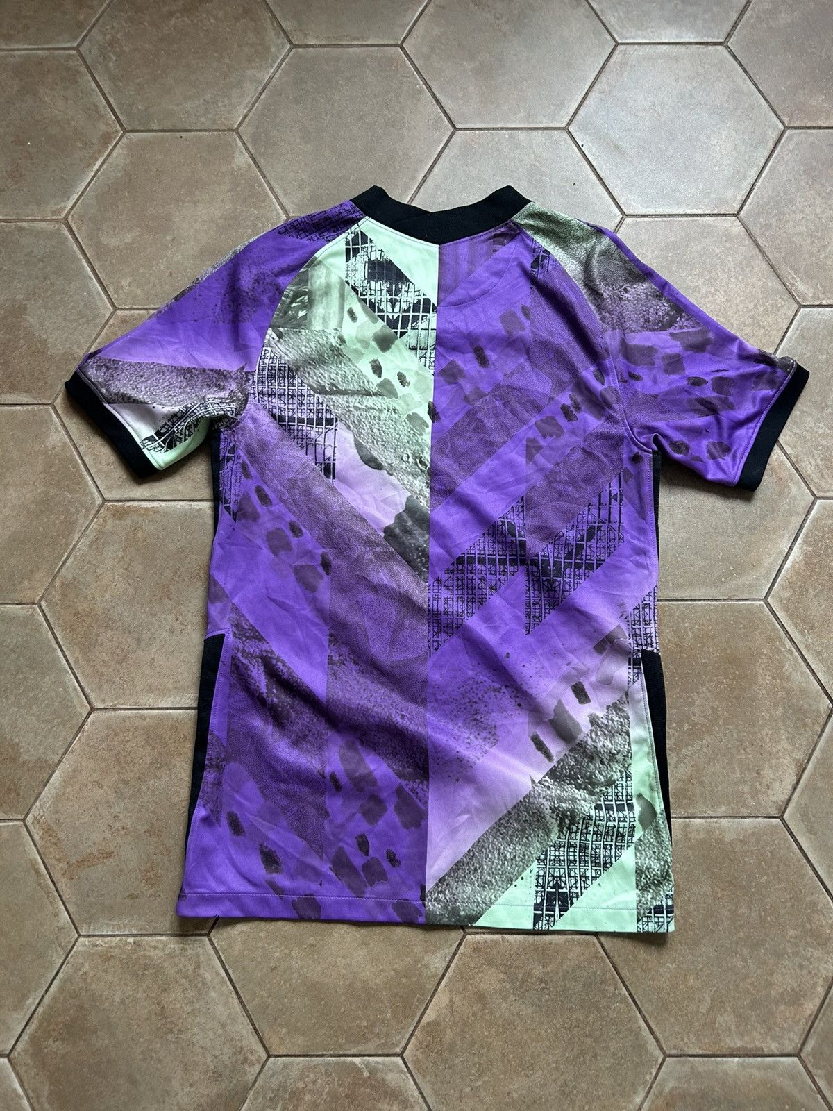 Nike Nike N-17 Tottenham Hotspurs AIA Premier League Jersey Size US S / EU 44-46 / 1 - 7 Thumbnail