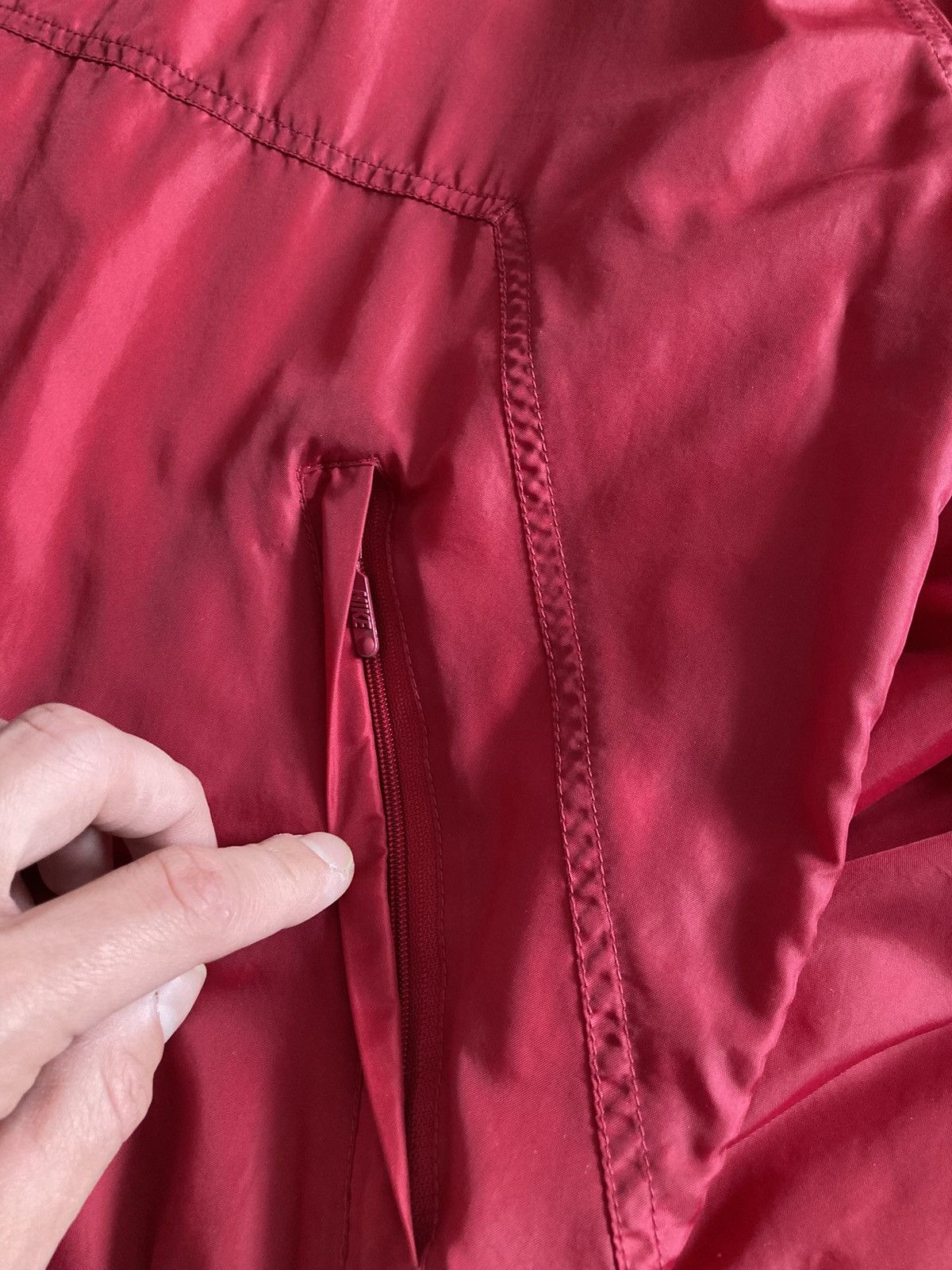 Vintage Vintage RARE Nike Big Logo Nylon Jacket 90s Size US XL / EU 56 / 4 - 11 Thumbnail