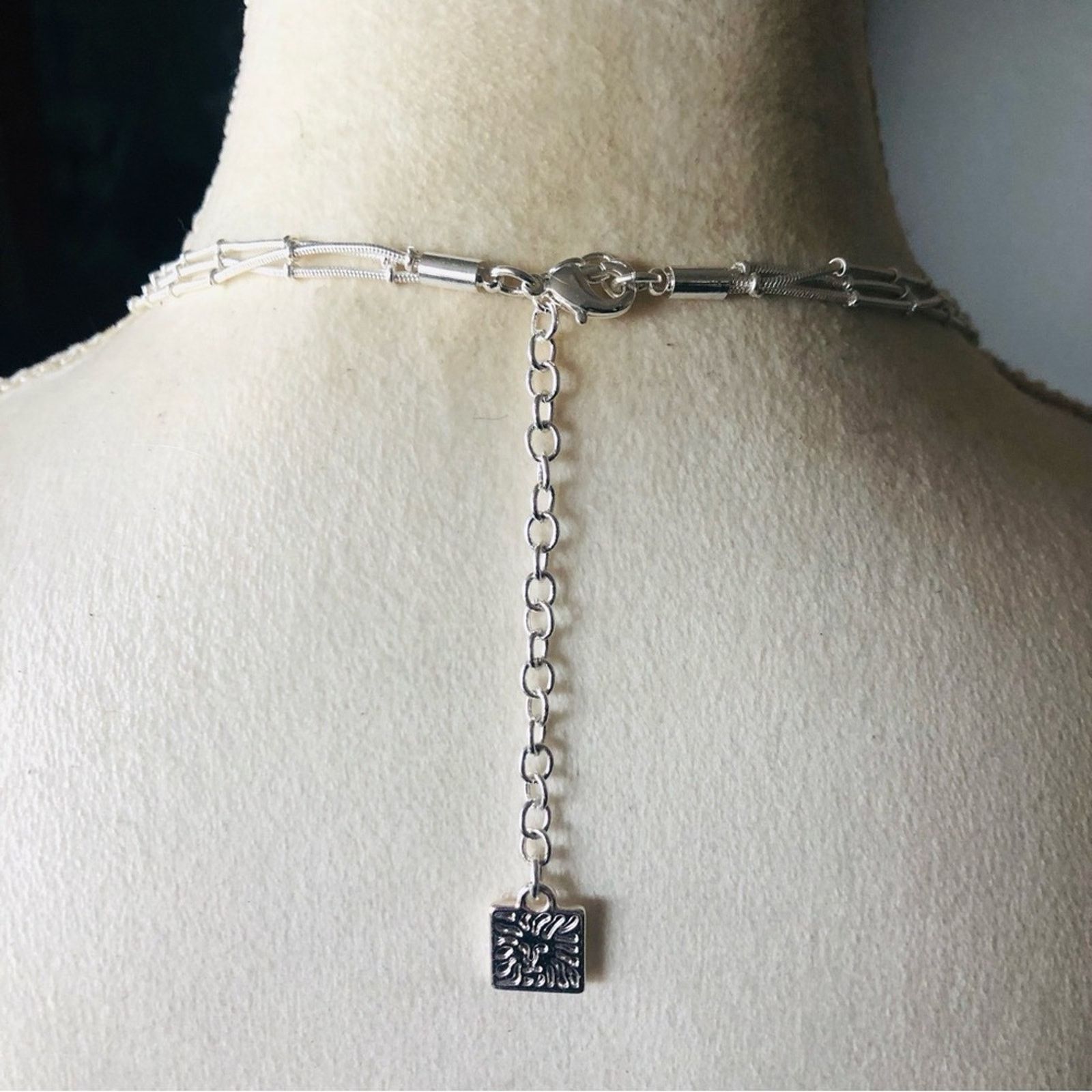 Anne Klein Vintage Anne Klein lion triple strand blue crystal necklace Size ONE SIZE - 7 Thumbnail
