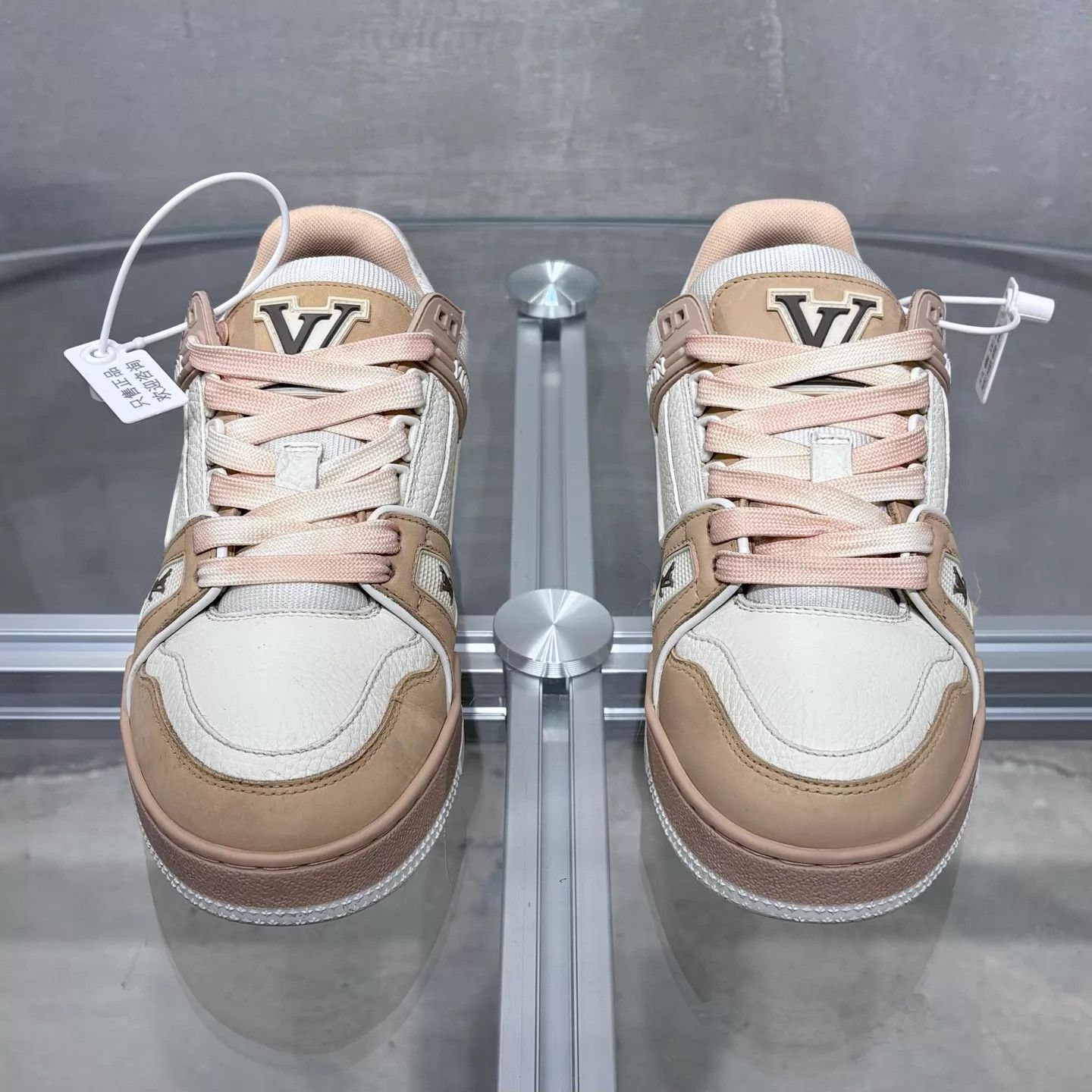 Louis Vuitton LV Trainer Pink White UK1.5 EU35.5 YH25471 Size US 5 / IT 35 - 1 Thumbnail