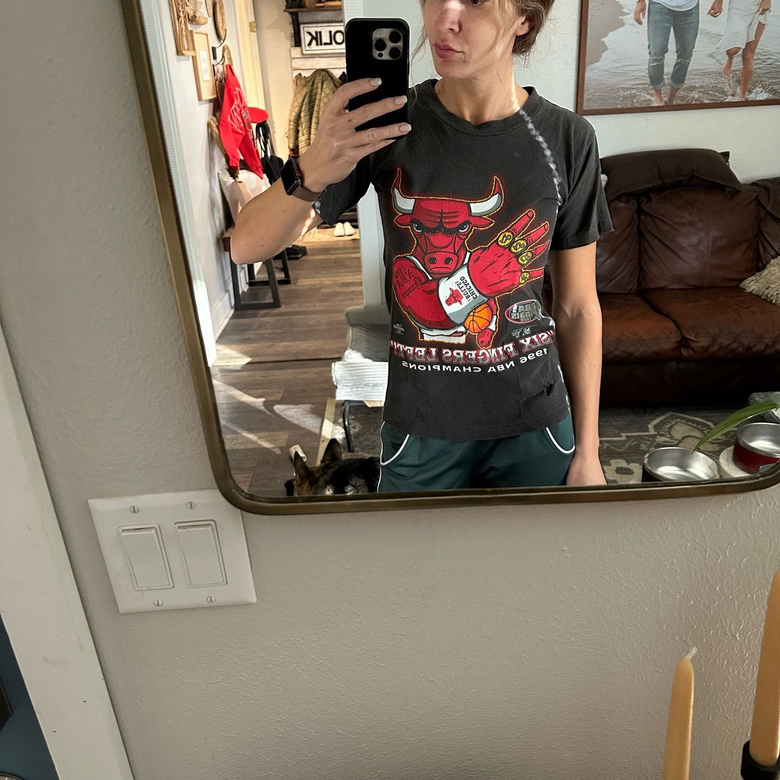 Changes Vintage 1996 NBA Champs Chicago Bulls Six Fingers Left Tee Size S / US 4 / IT 40 - 8 Thumbnail