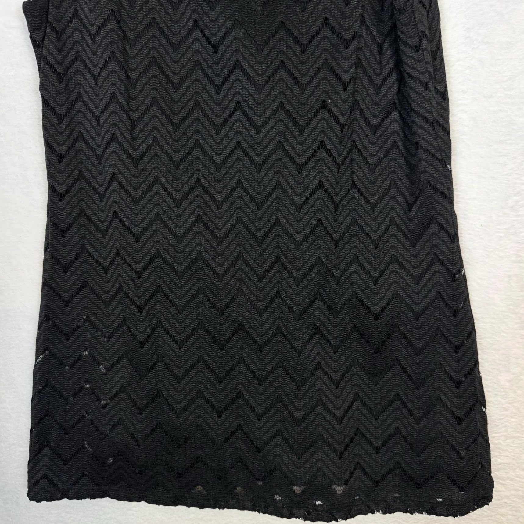 Banana Republic VINTAGE? Banana Republic Black Geometric Sleeveless Mini Dress XS. Size XS / US 0-2 / IT 36-38 - 3 Thumbnail