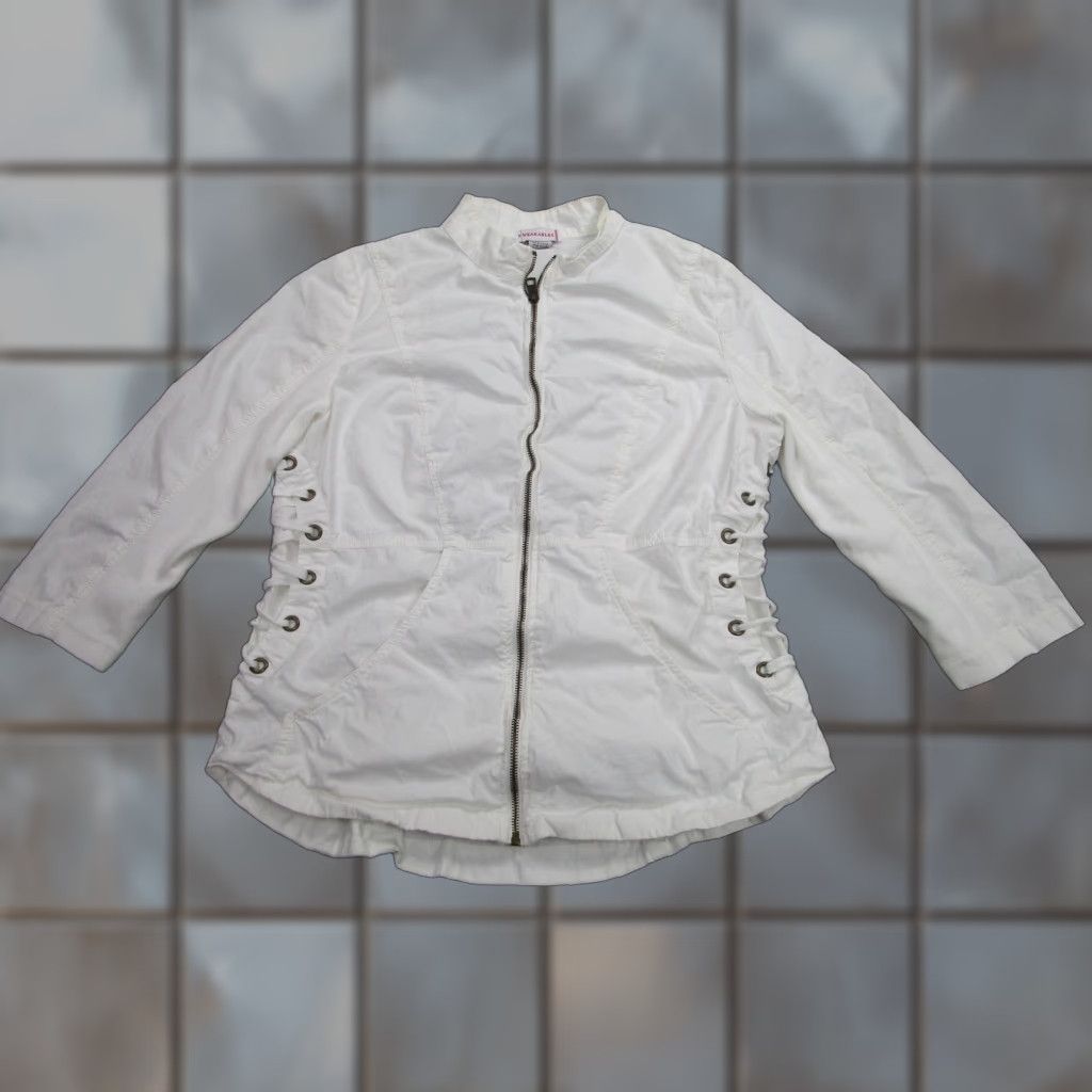 B Sides VINTAGE? Actually not vintage. Wearables Jacket Women 2X White Zip Front Grommet Sides Ruched Back 3/4 Sleeve Size XXL / US 16-18 / IT 52-54 - 1 Thumbnail