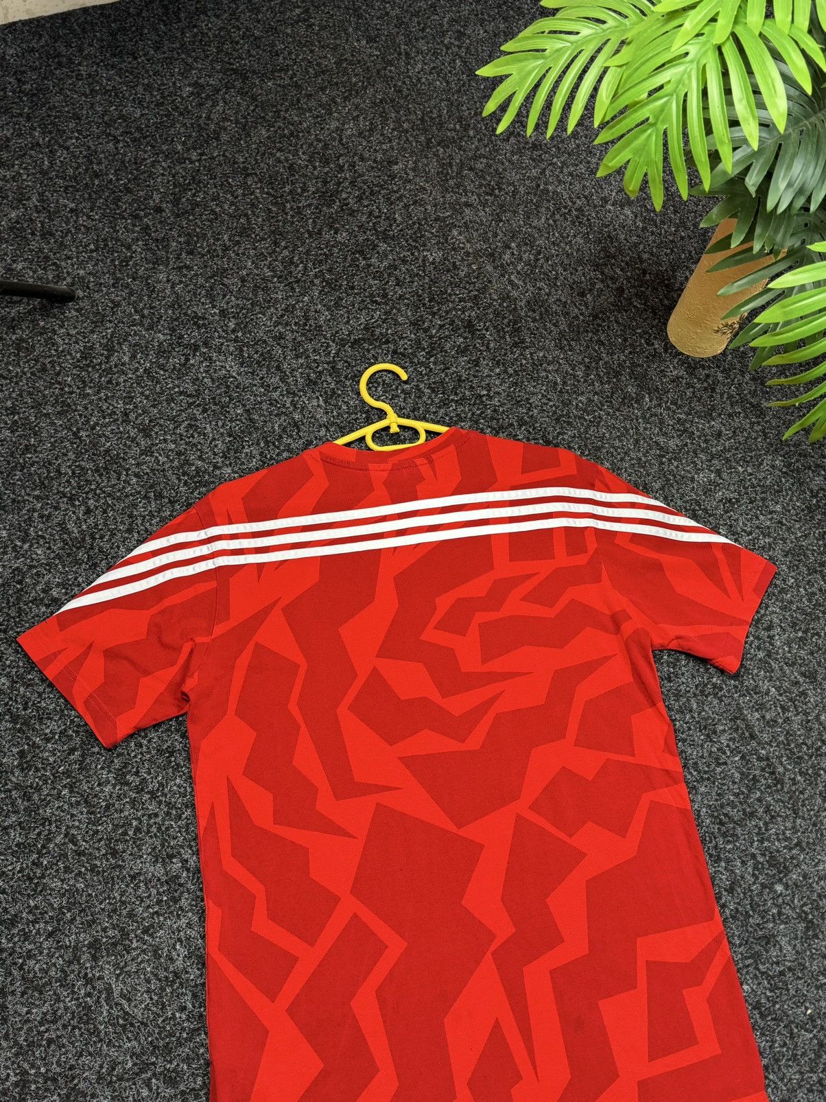 Adidas Adidas Tee T Shirt Size US M / EU 48-50 / 2 - 10 Thumbnail
