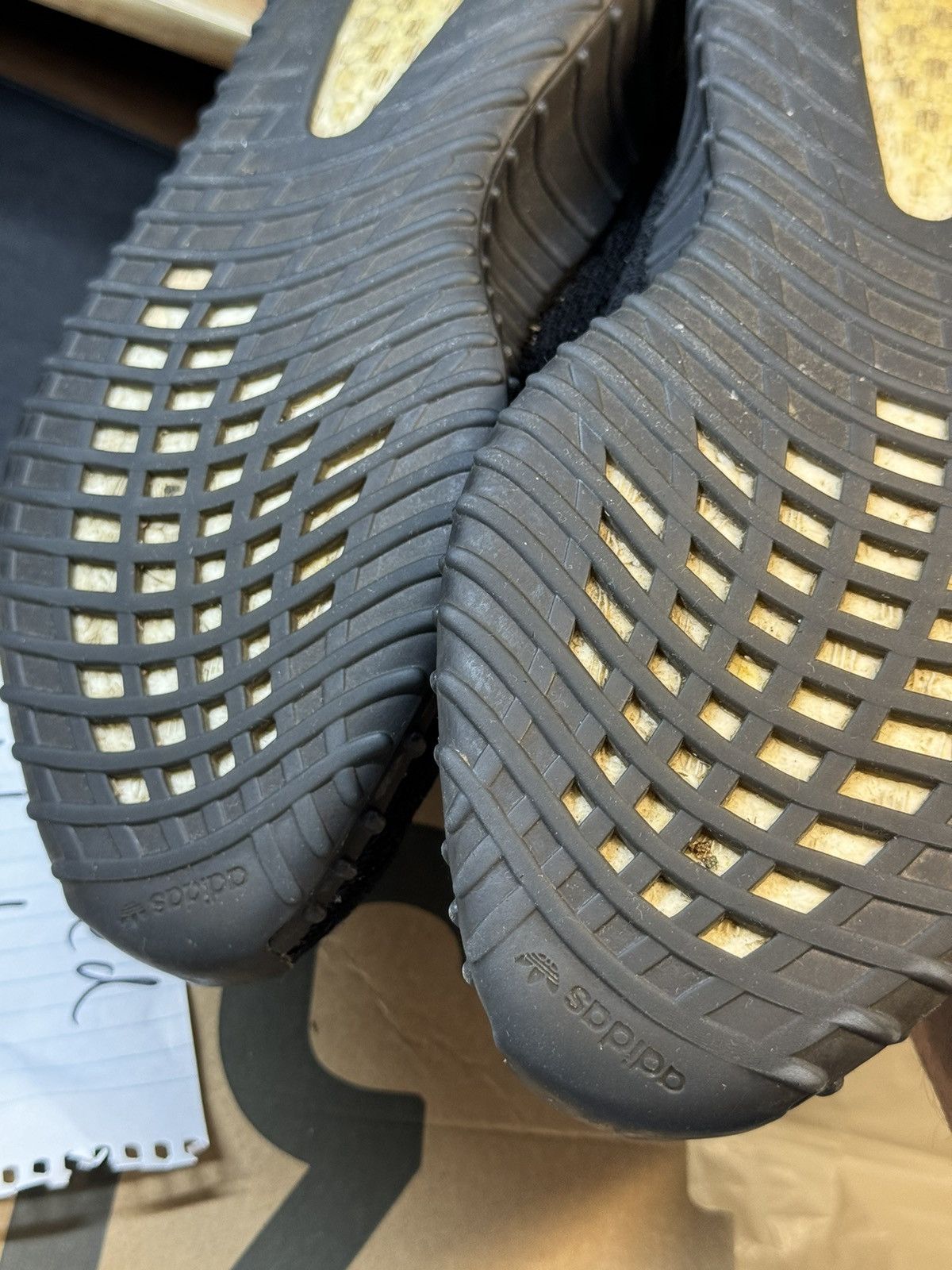 Adidas × Kanye West × Yeezy Yeezy Boost 350 V2 Oreo - 9.5M - Good Condition Size US 9.5 / EU 42-43 - 24 Thumbnail