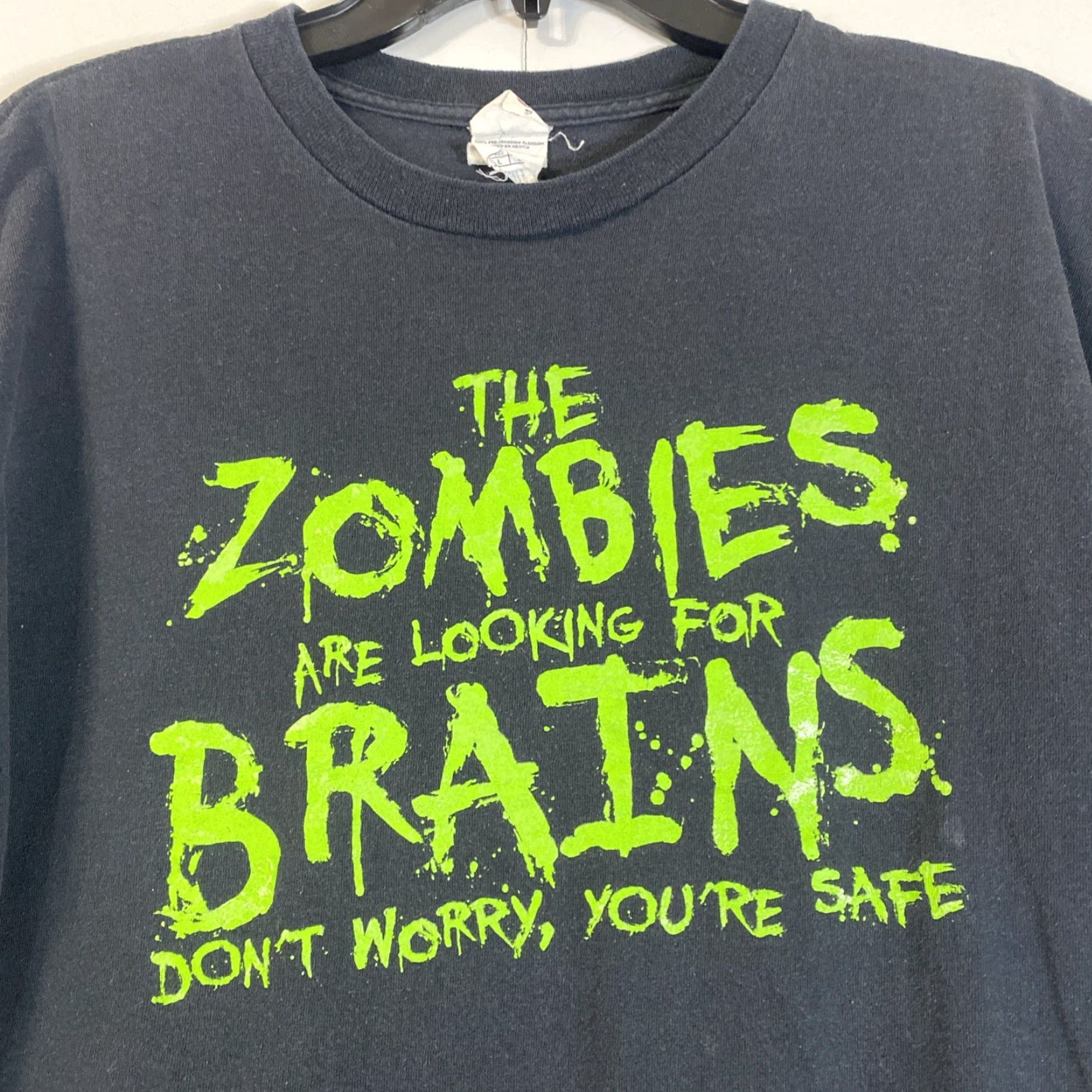 Delta VINTAGE Delta T Shirt Men Adult Large Black Funny Zombies Brains Humor Tee Size US L / EU 52-54 / 3 - 2 Thumbnail