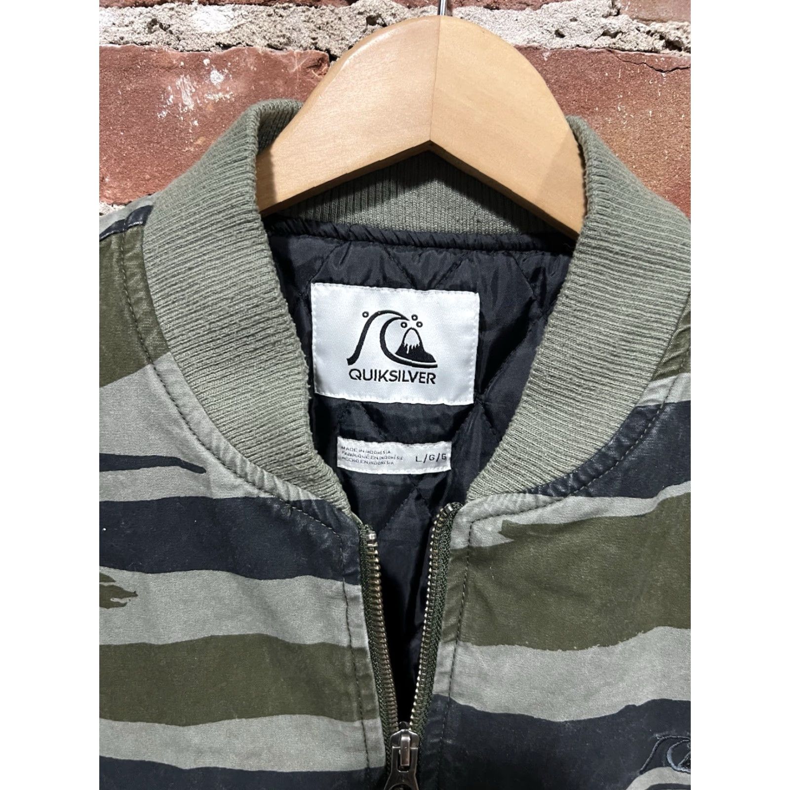 Quiksilver VINTAGE Quicksilver Bomber Jacket Mens L Camouflage Full Zip Lined Mid-Length Winter Fall Spring All Seasons Pockets Zip Stand-Up Collar Size US L / EU 52-54 / 3 - 2 Thumbnail