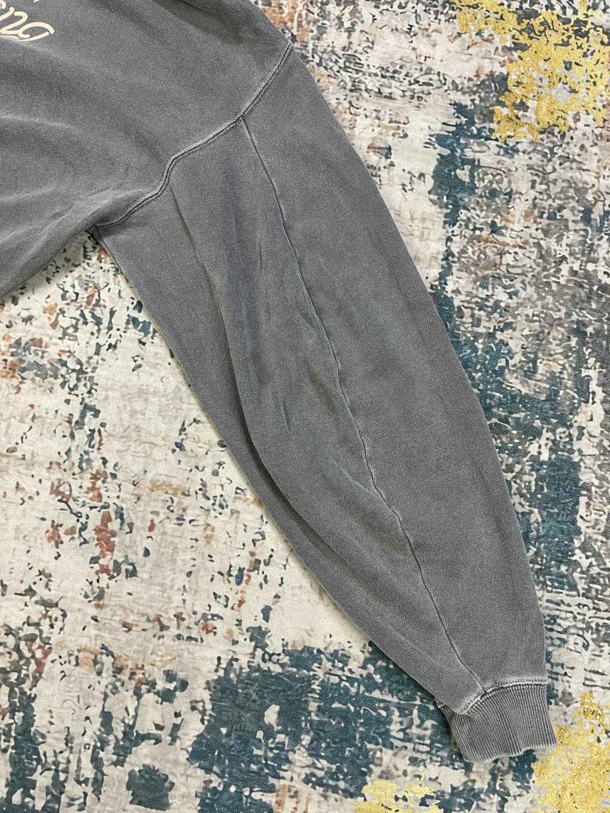 Billabong Vtg 90s Billabong Embossed Logo Faded Grey Sweatshirt Size US M / EU 48-50 / 2 - 5 Thumbnail